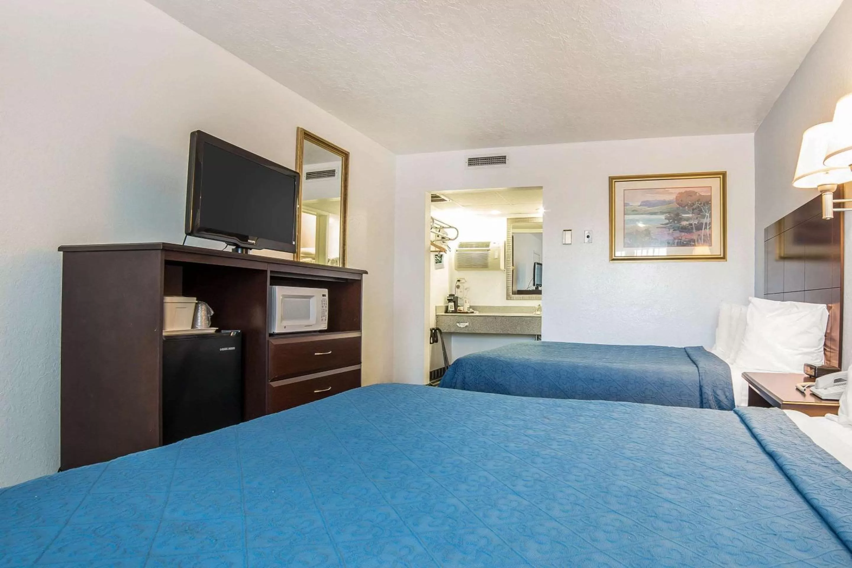 Standard Queen Room with Two Queen Beds - Non-Smoking in Quality Inn Rock Springs