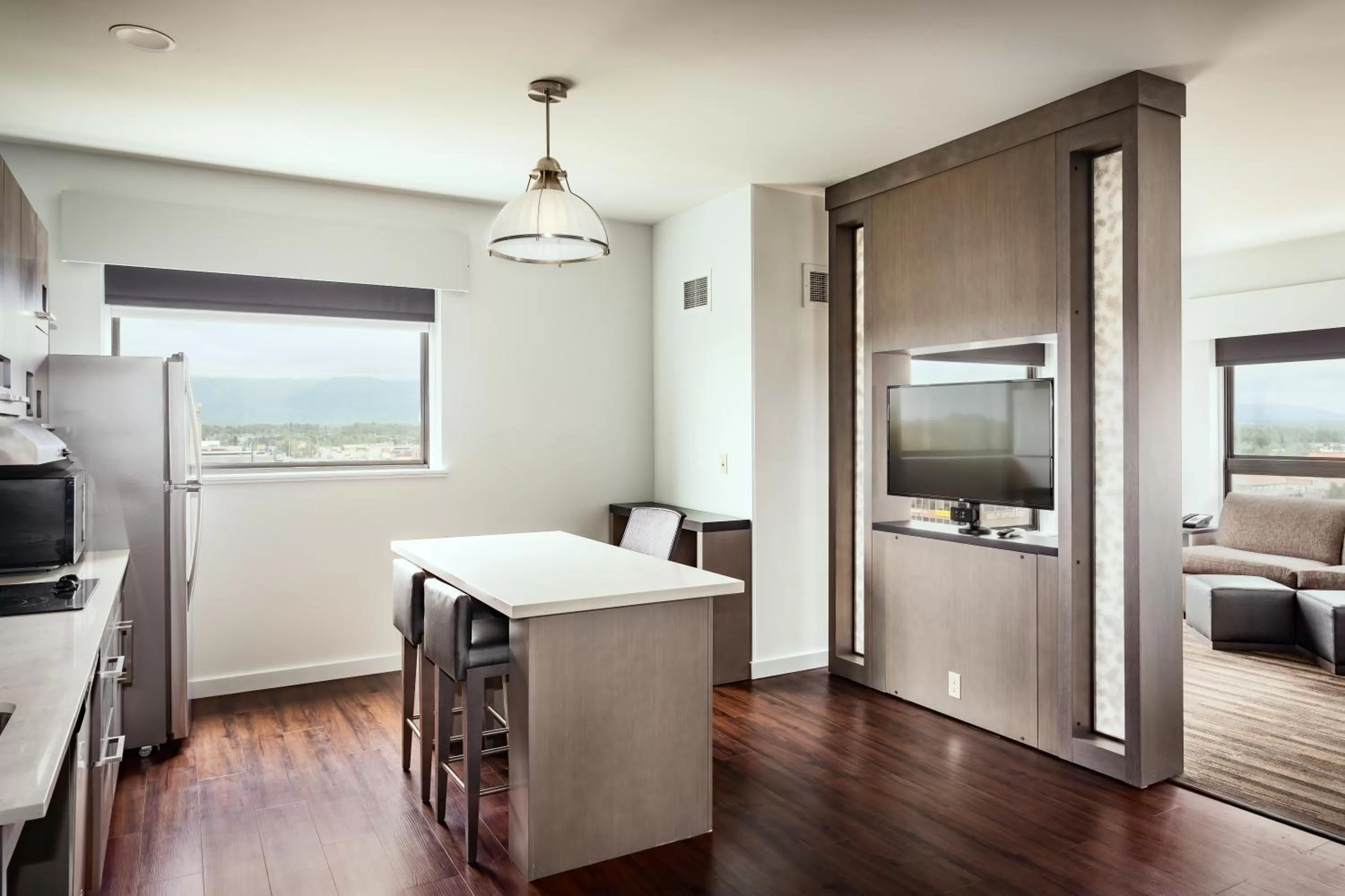 One-Bedroom King Suite with Sofa Bed and Kitchen in Hyatt House Anchorage