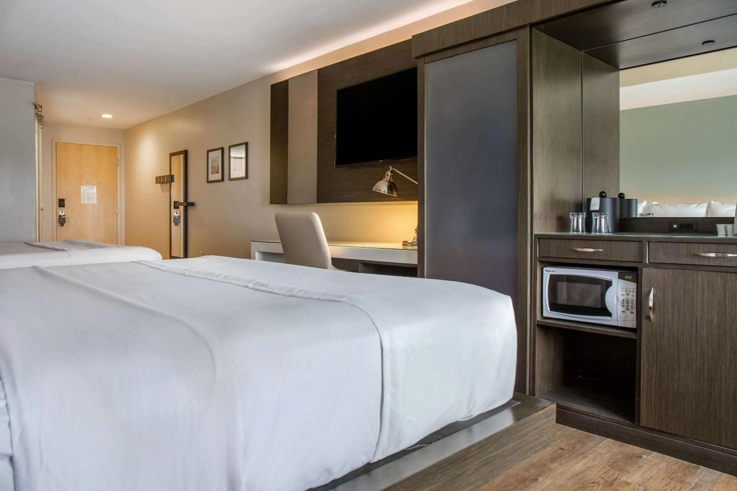 King Room with Two King Beds - Non-Smoking in Wyndham Newport Hotel