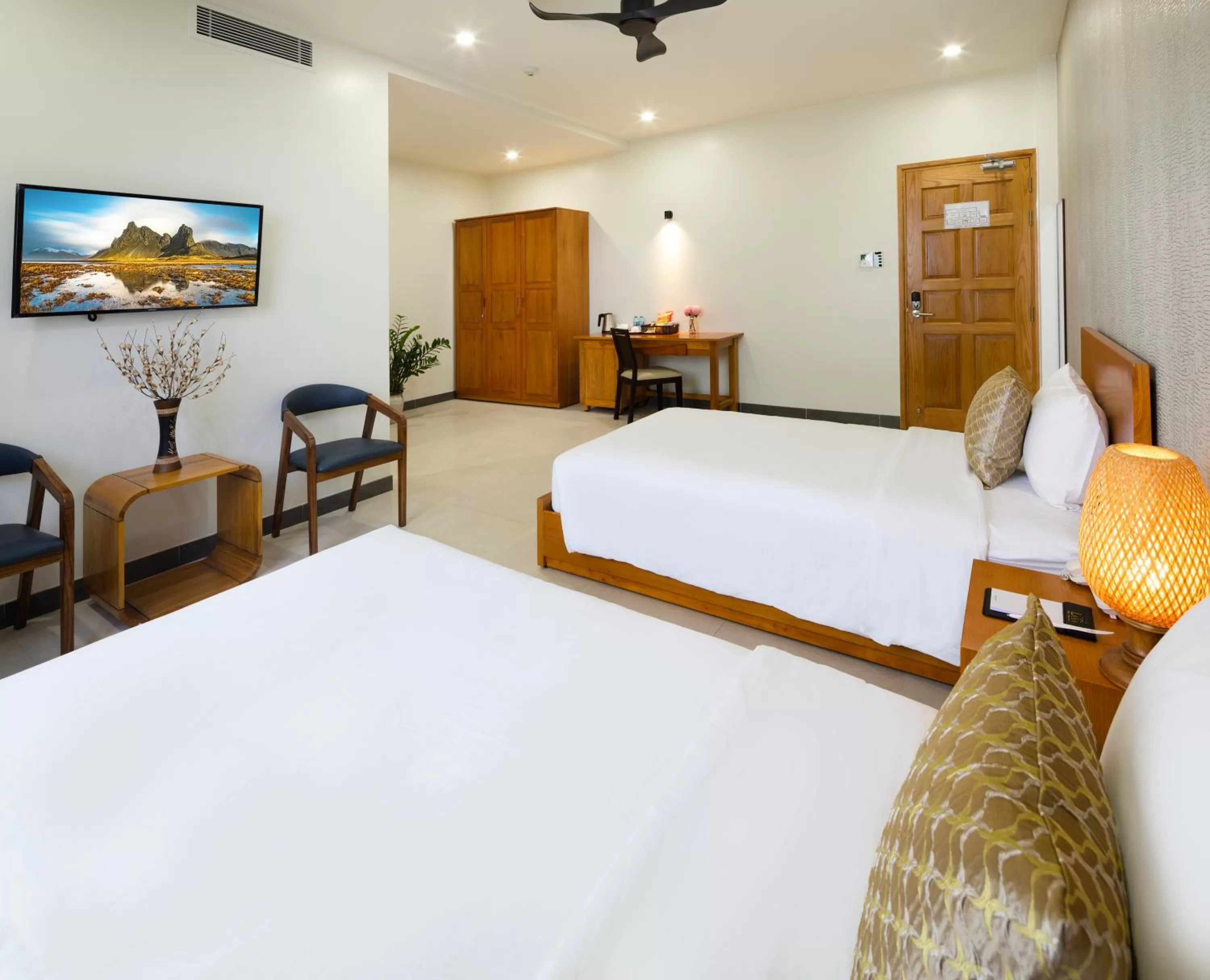 Deluxe Triple Room in LARA HOTEL LONG XUYÊN