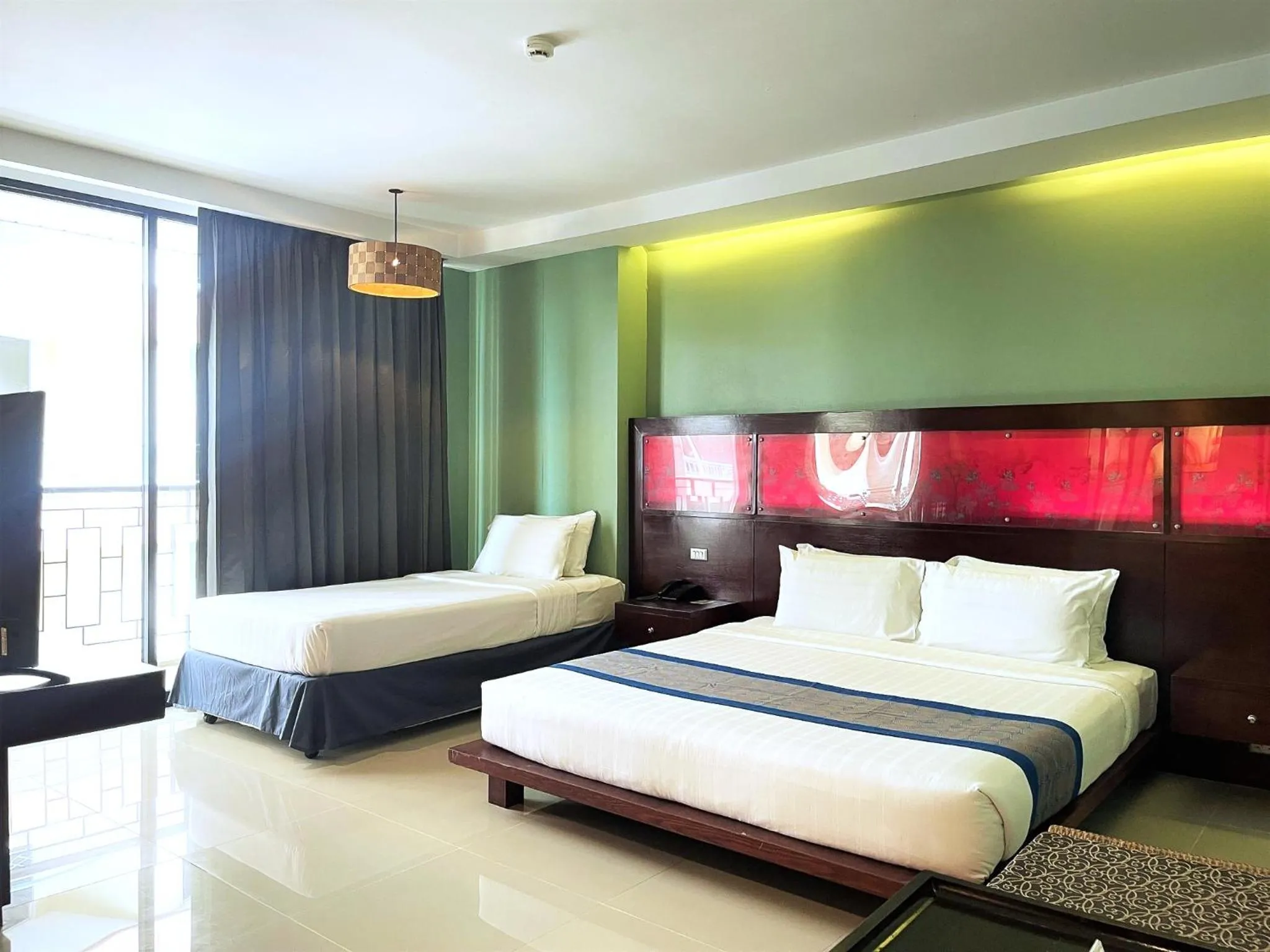 Deluxe Double Room in Long Beach Garden Hotel & Pavilions