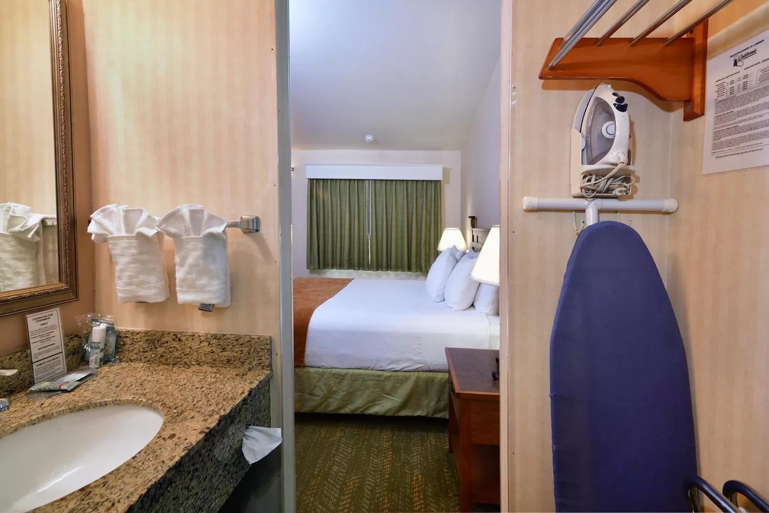 King Room with Kitchen - Non-Smoking in Lamplighter Inn & Suites at SDSU