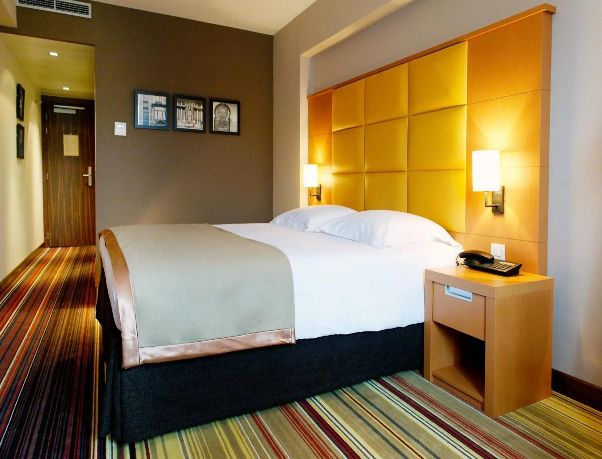 Business Double or Twin Room in New Hotel Charlemagne