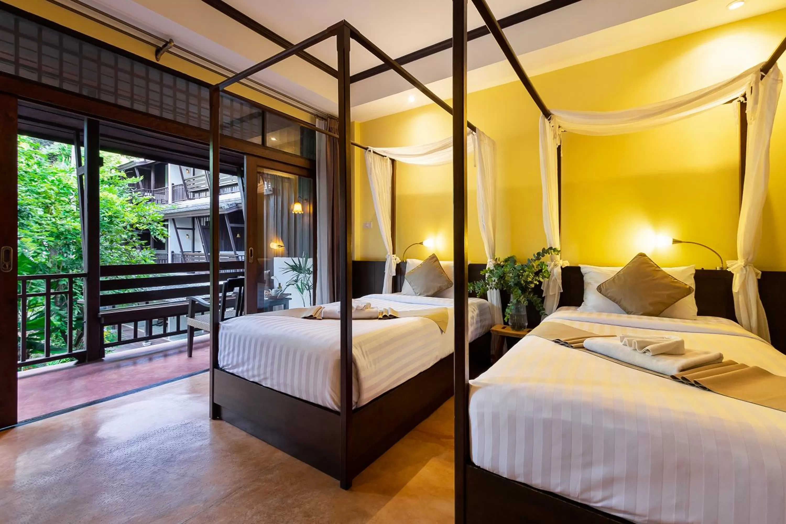 Deluxe Twin Room with Bathtub in Ratchapruek Lanna Boutique