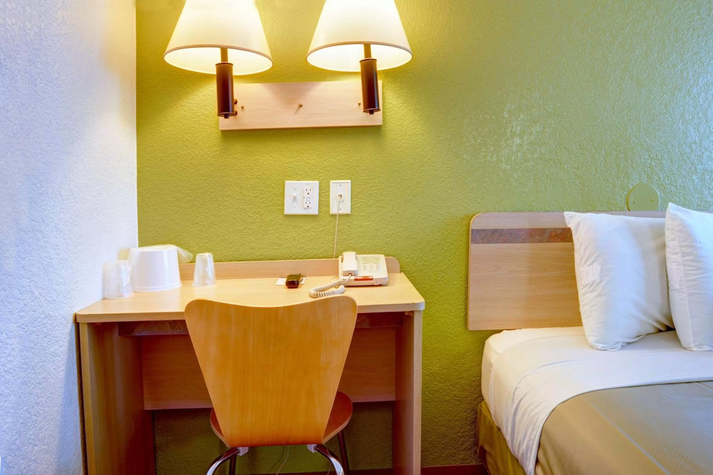 Double Room - Disability Access in Motel 6-Eugene, OR - South Springfield