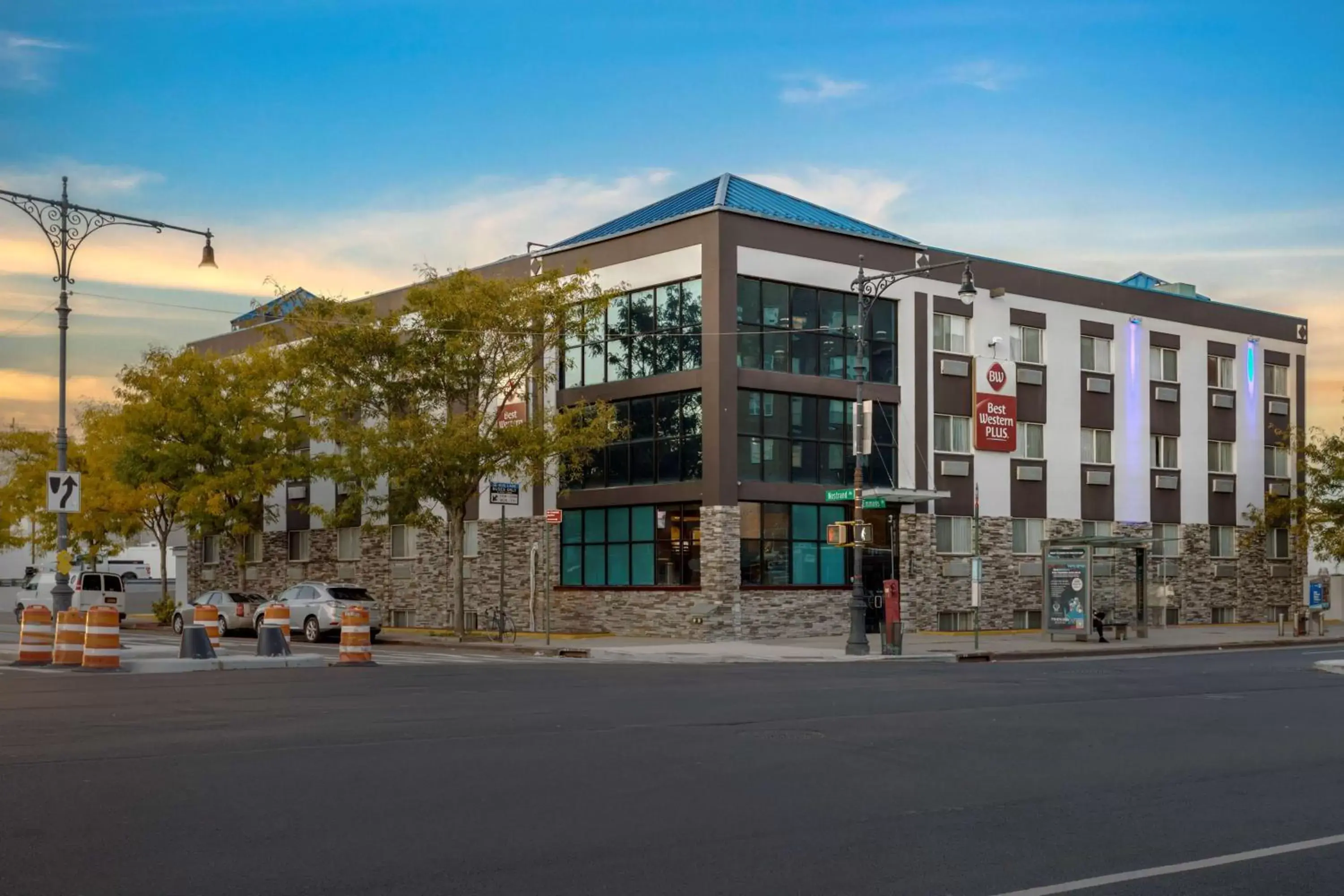 Best Western Plus Brooklyn Bay Hotel Best Western Plus Brooklyn Bay Hotel