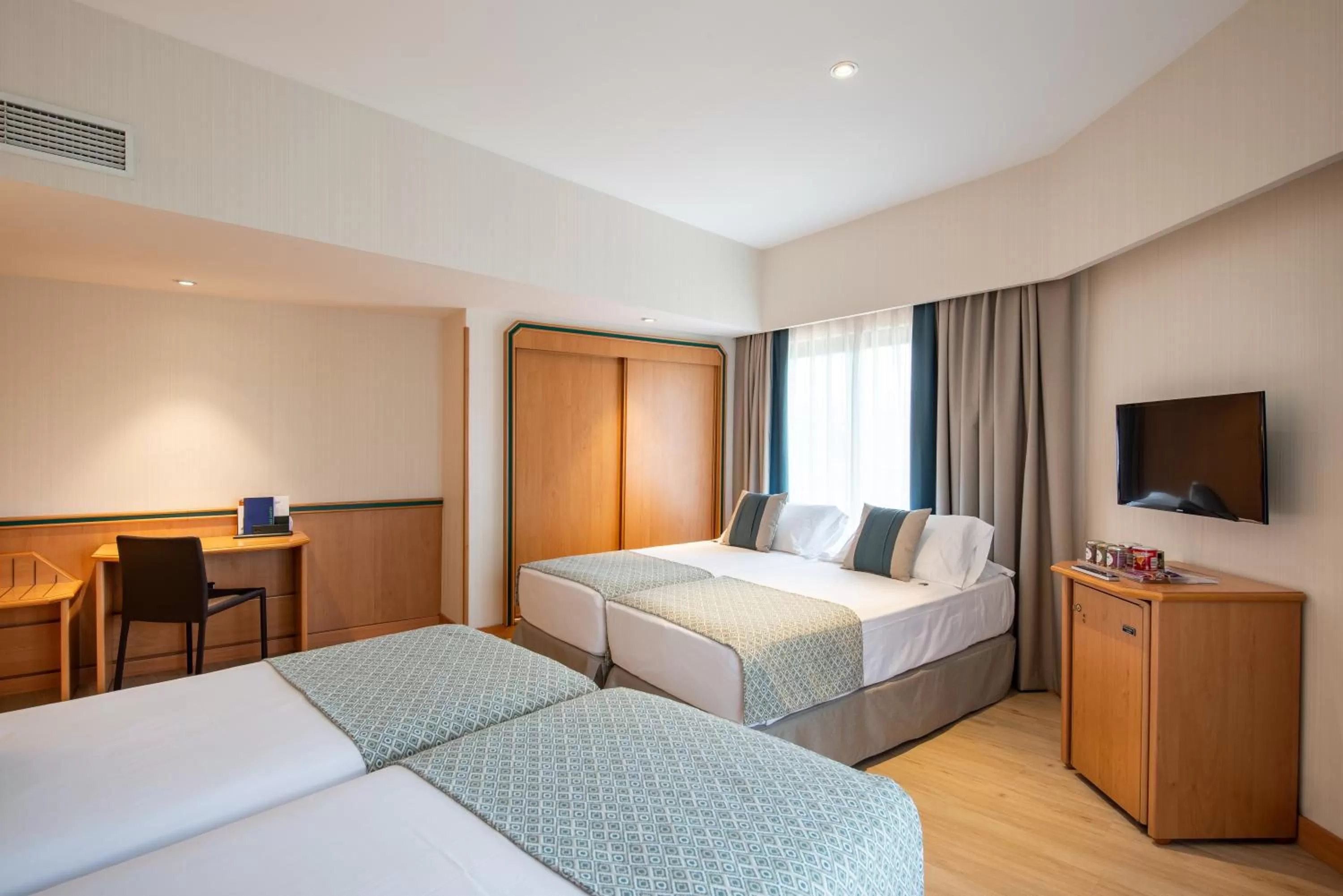 Family Room (2 Adults + 2 Children) in Hotel Praga