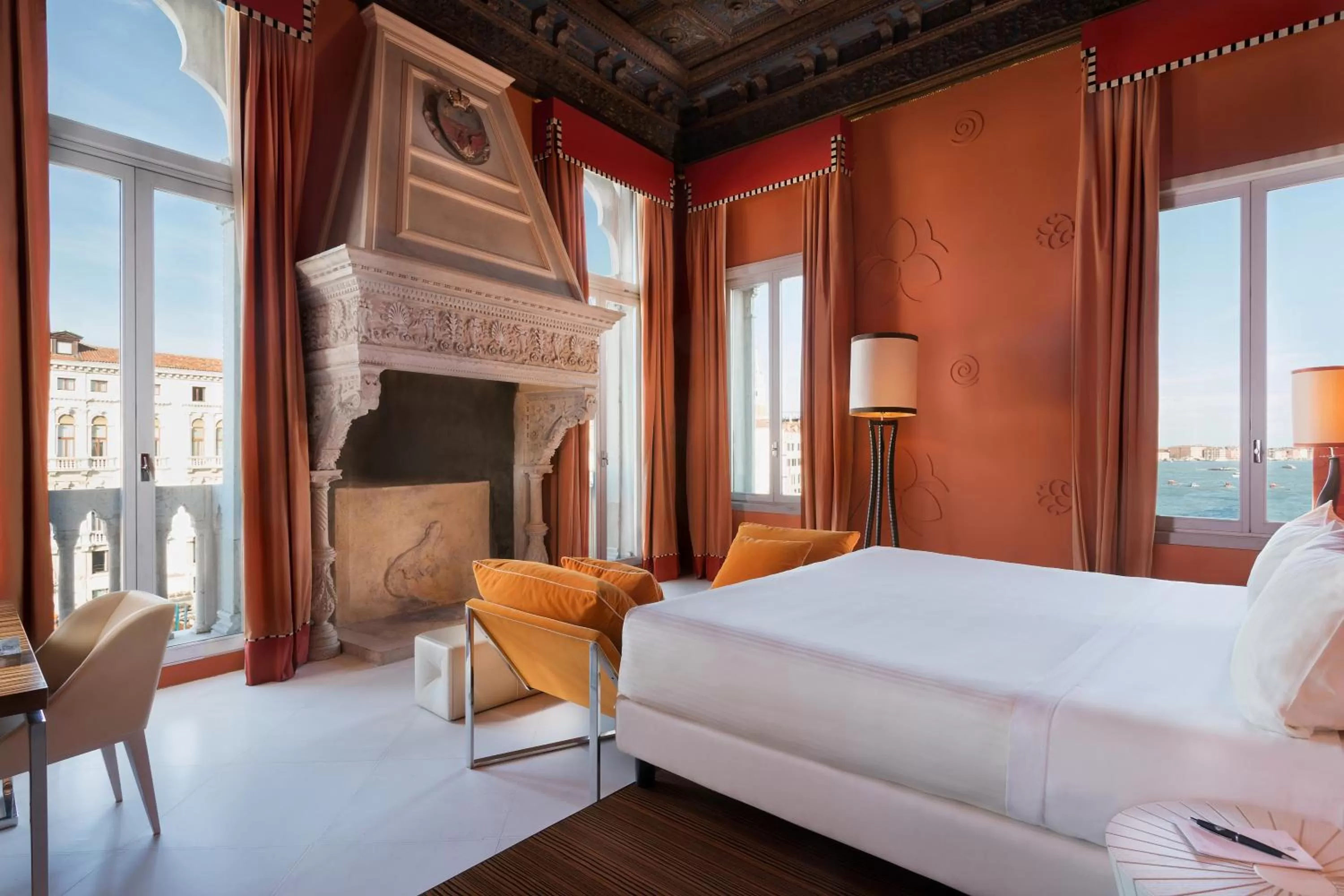 Deluxe Junior Suite with Grand Canal View in Sina Centurion Palace