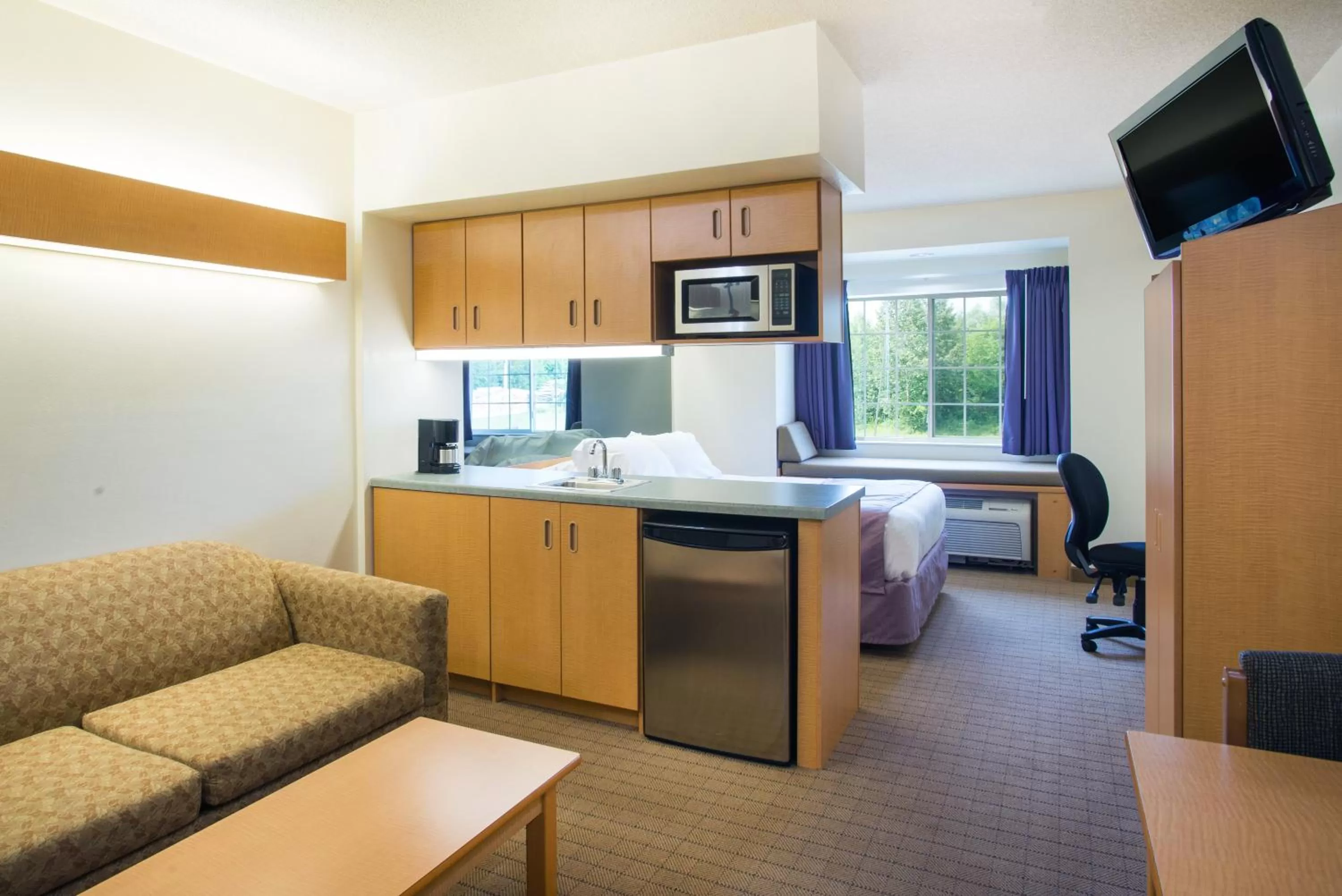 Queen Studio Suite - Non-Smoking in Microtel Inn & Suites by Wyndham Plattsburgh