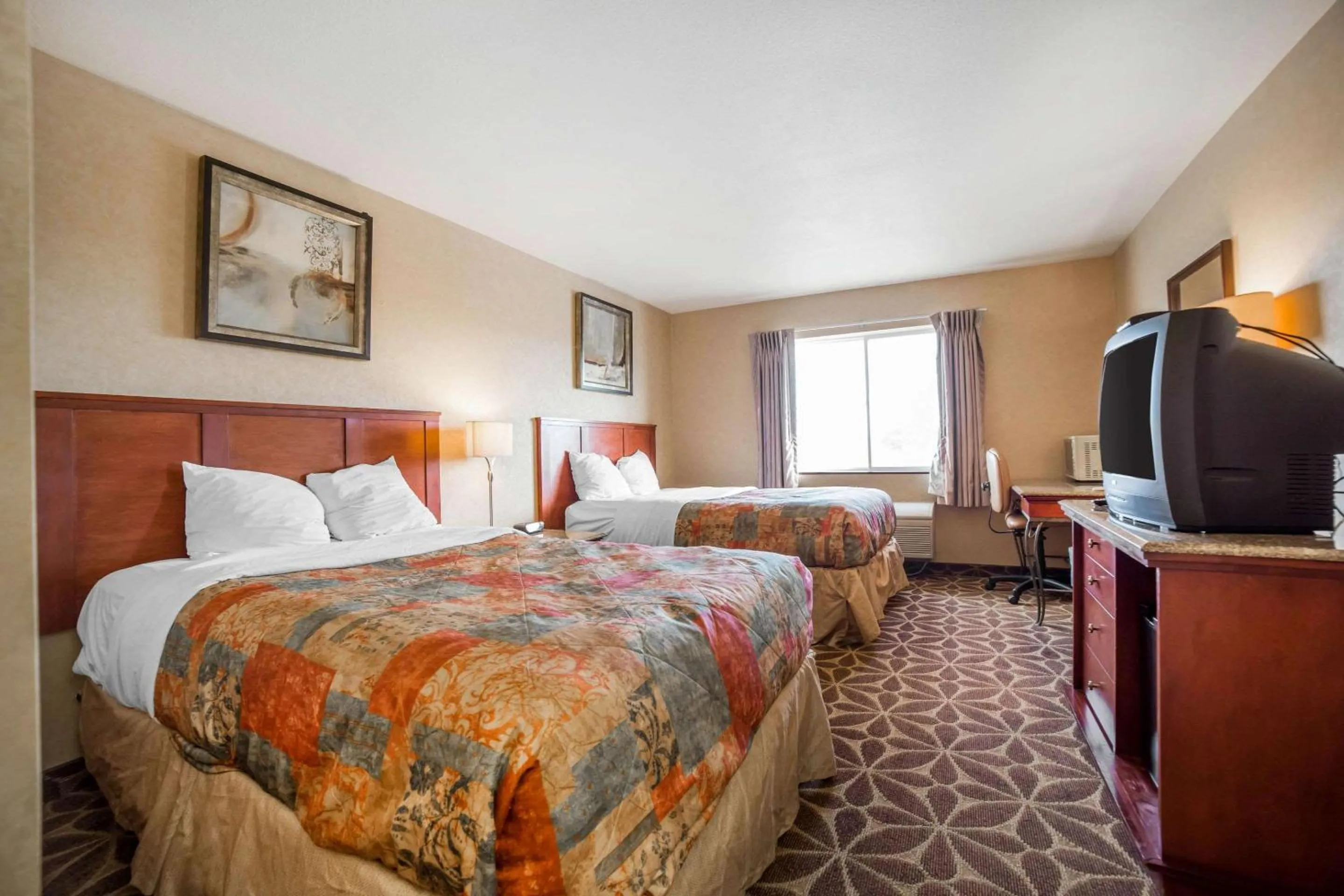 Double Room with Two Double Beds - Smoking in Rodeway Inn & Suites Nampa