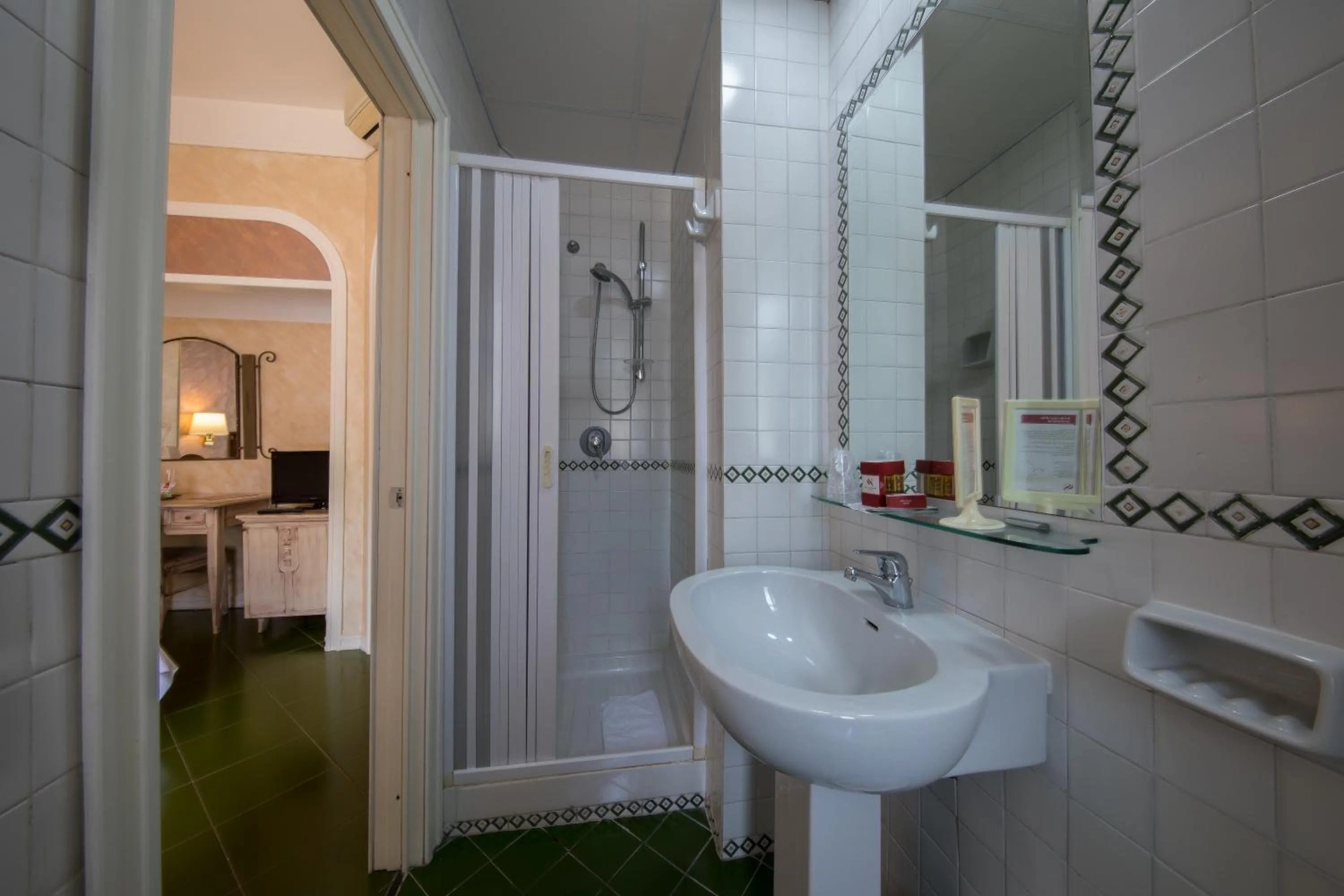 Standard Double Room - single occupancy in Hotel Scapolatiello