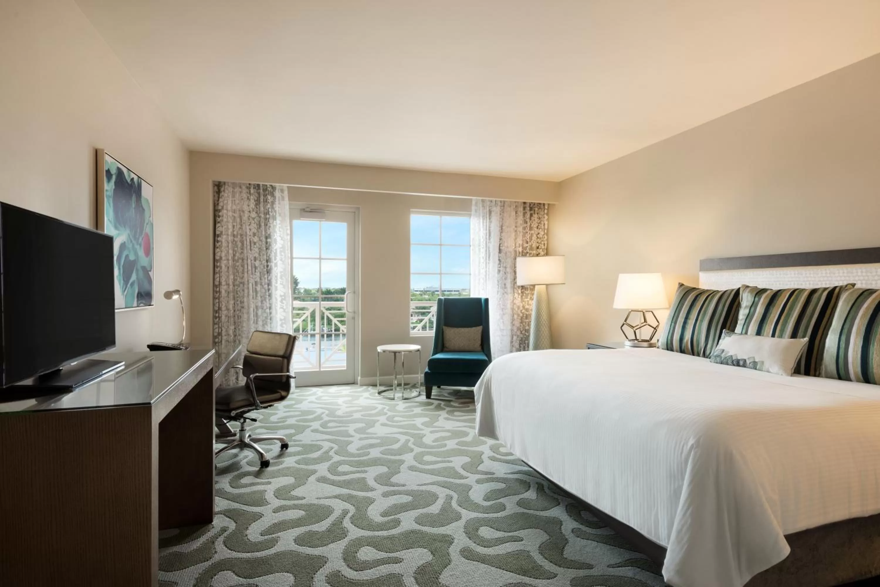 Deluxe King Room with Intracoastal View - Non-Smoking in Wyndham Grand Jupiter at Harbourside Place