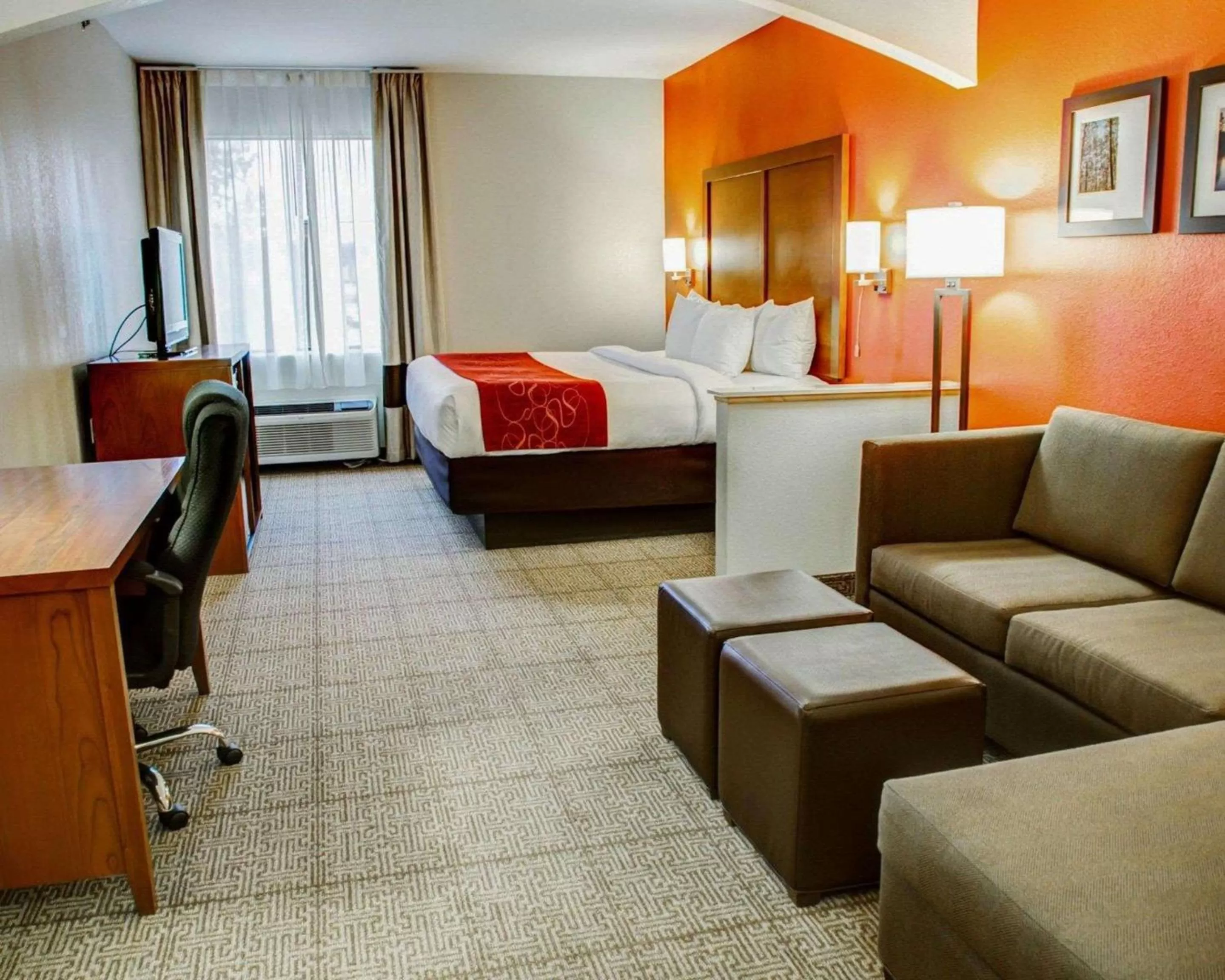 King Suite - Non-Smoking in Comfort Suites Tyler South