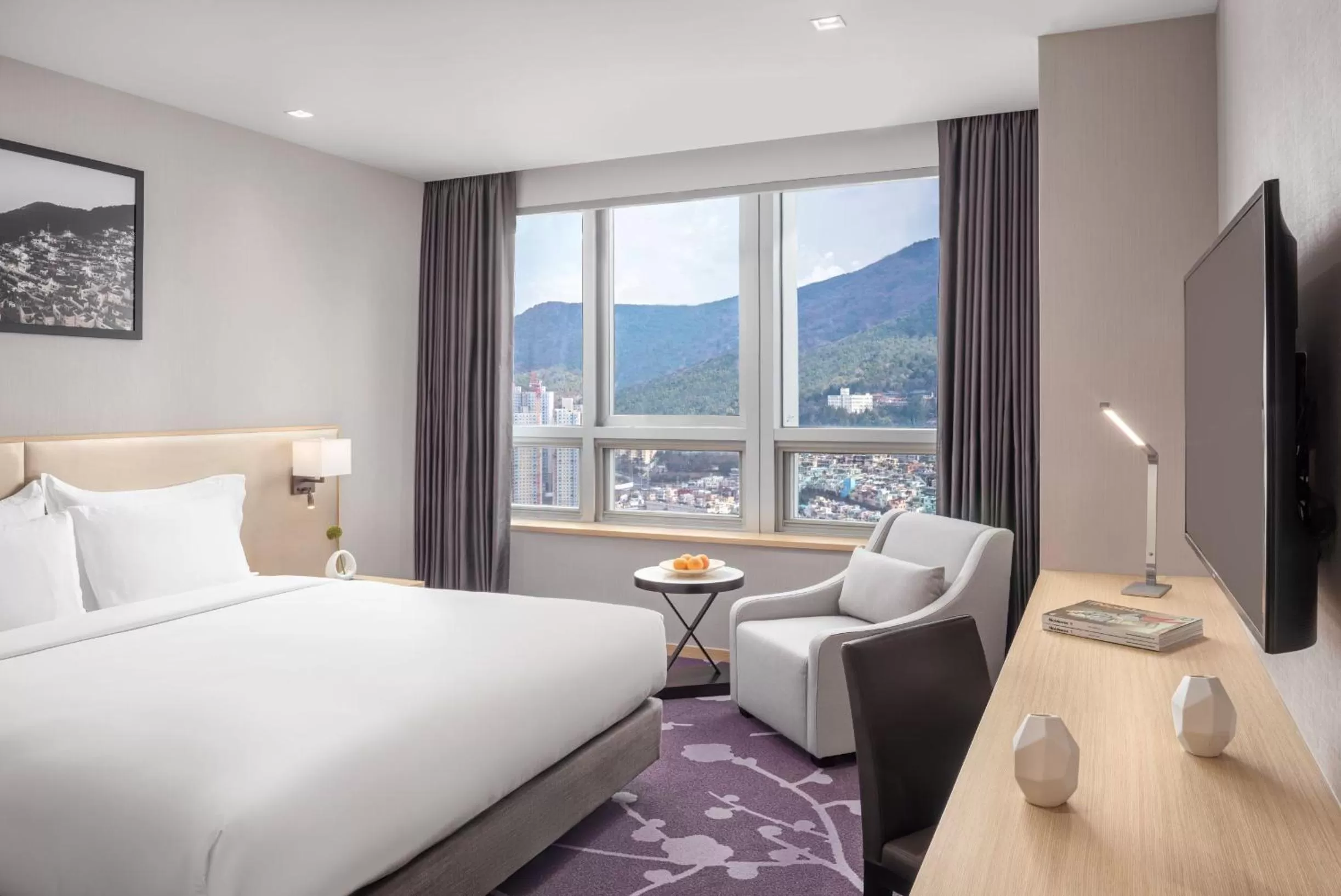 Deluxe King Room with Mountain View in Avani Central Busan