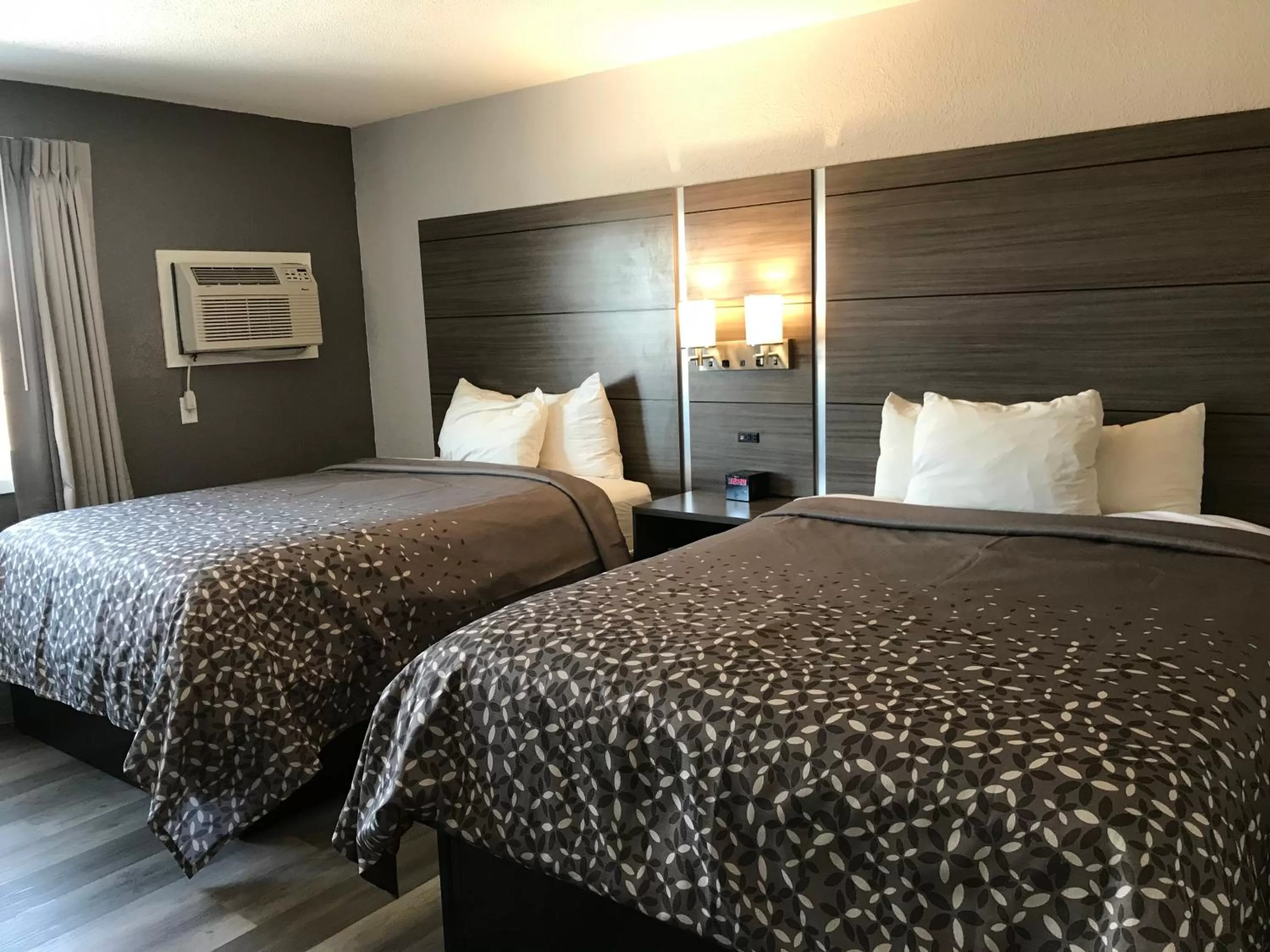 Queen Room with Two Queen Beds in HomeTown Inn