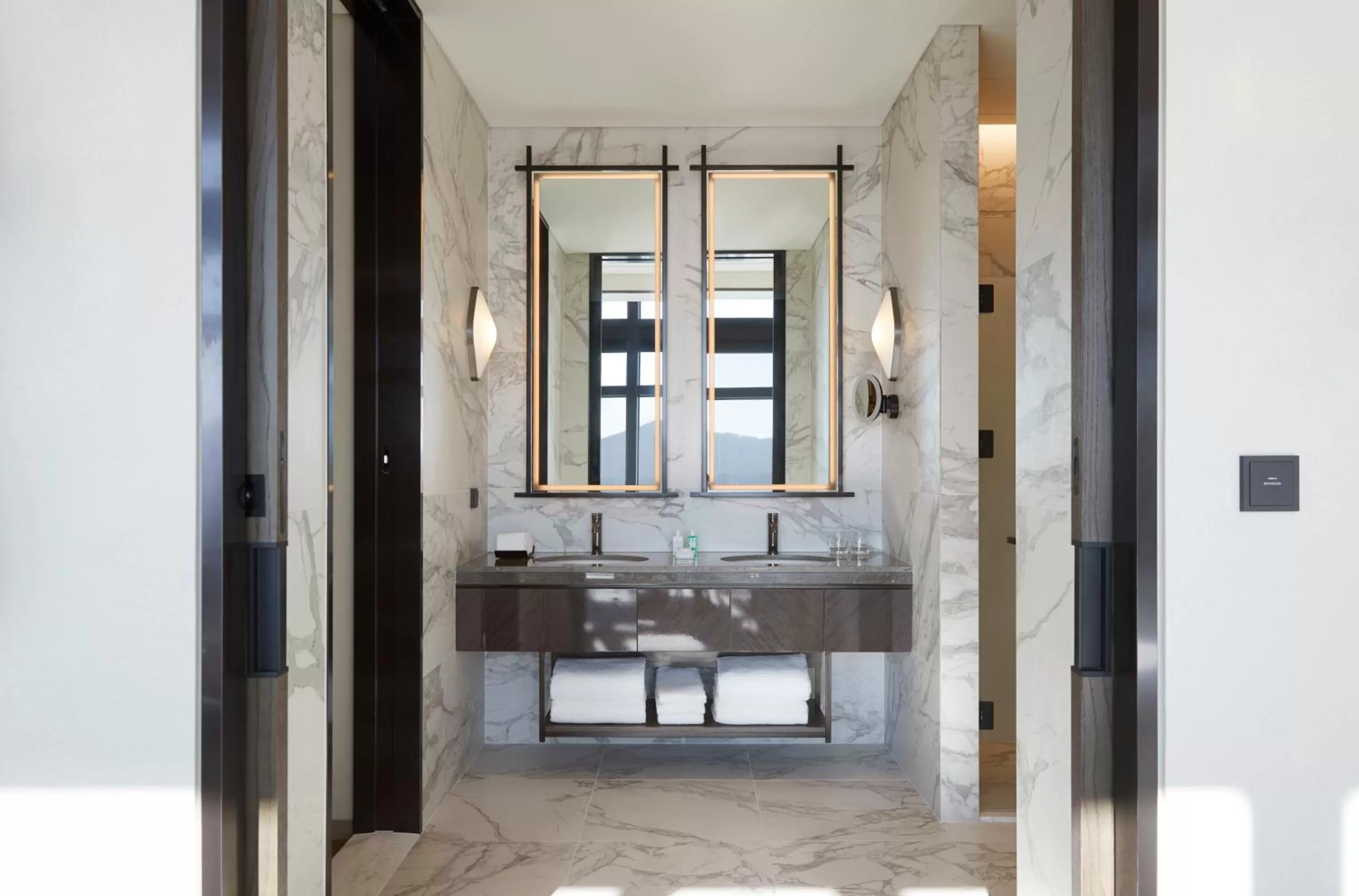 Grand Suite in Grand InterContinental Seoul Parnas by IHG