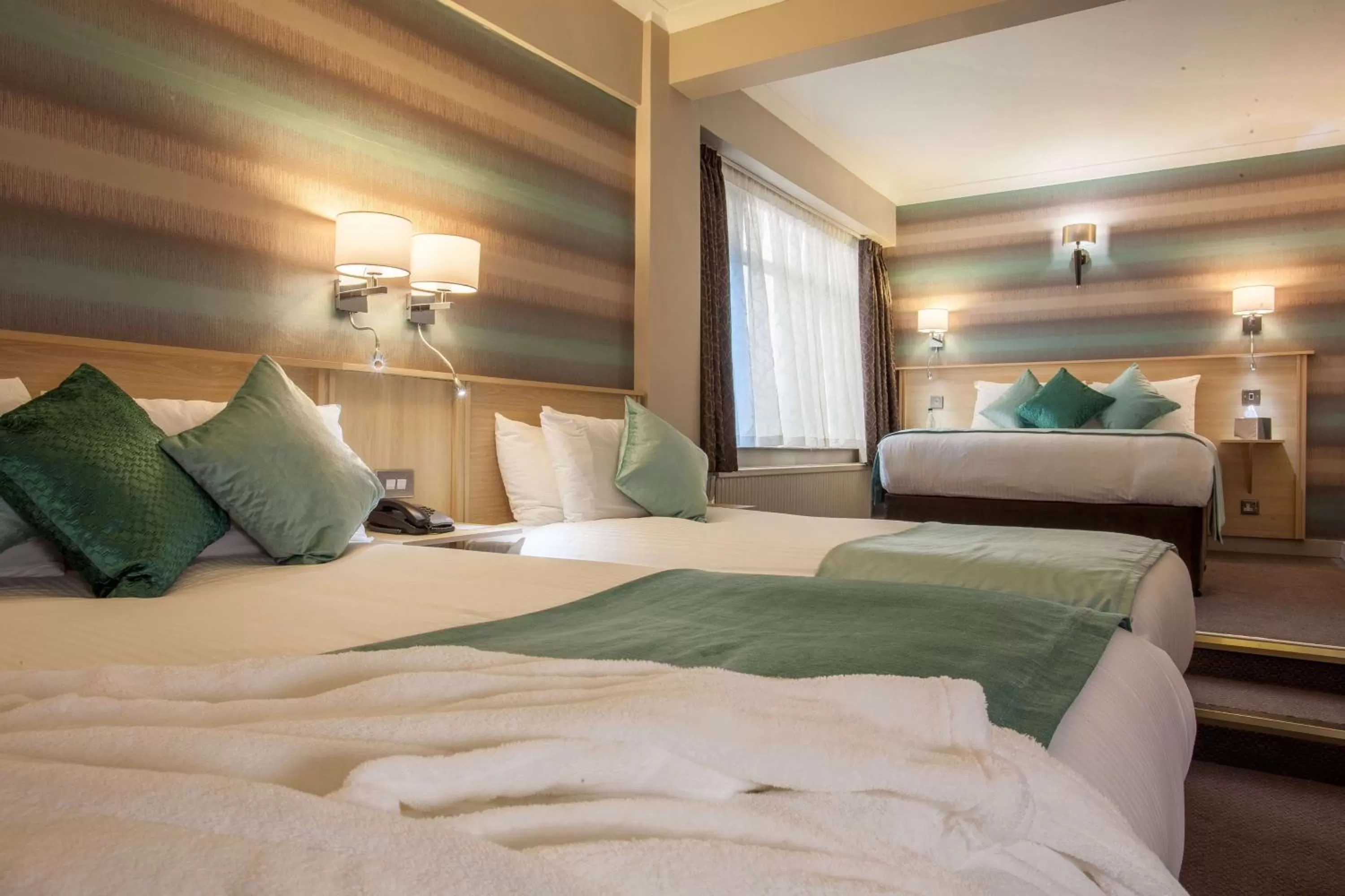 Family Room in Cresta Court Hotel