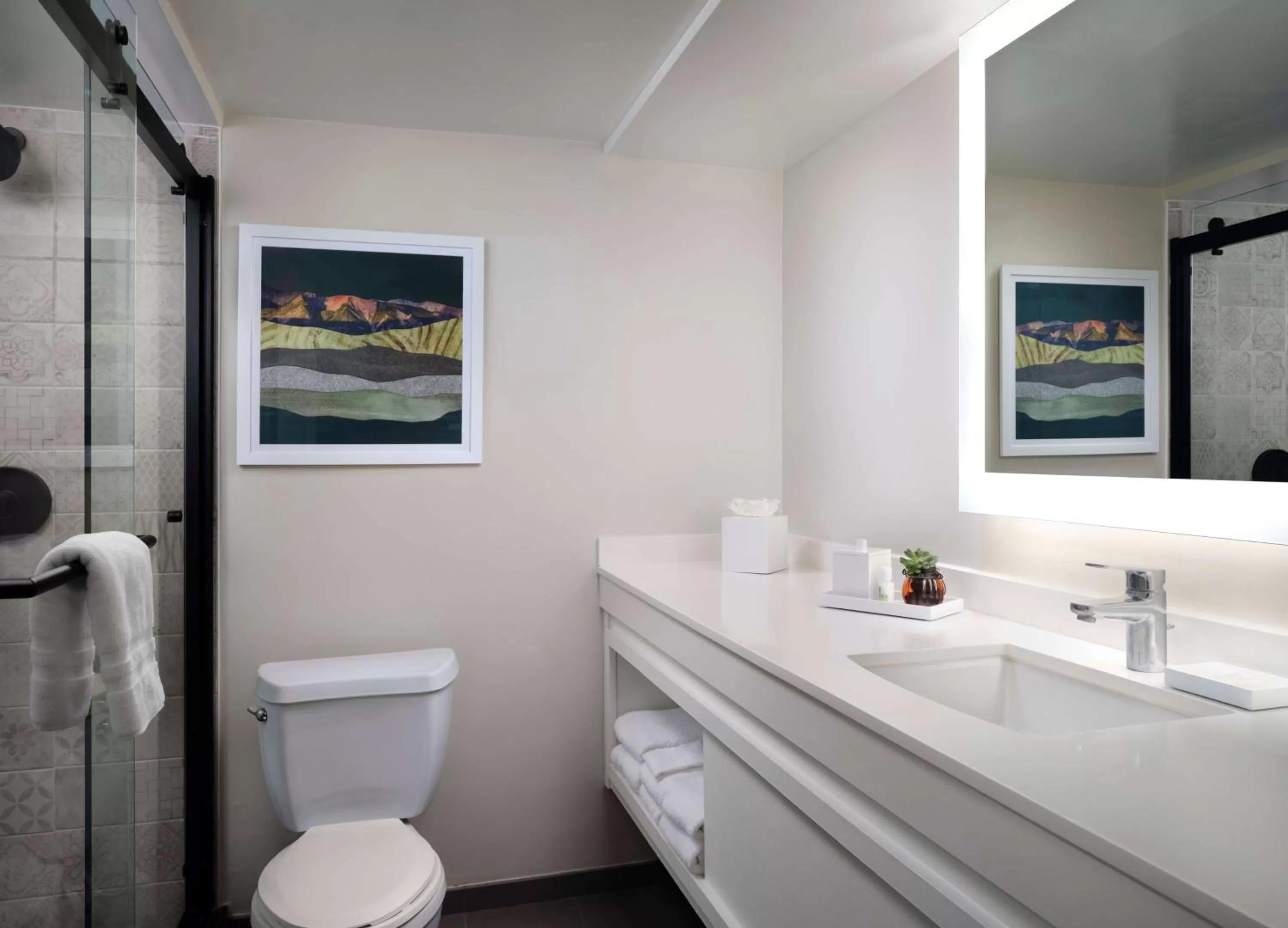 Deluxe King - Hearing Accessible in Sonesta Irvine John Wayne Airport