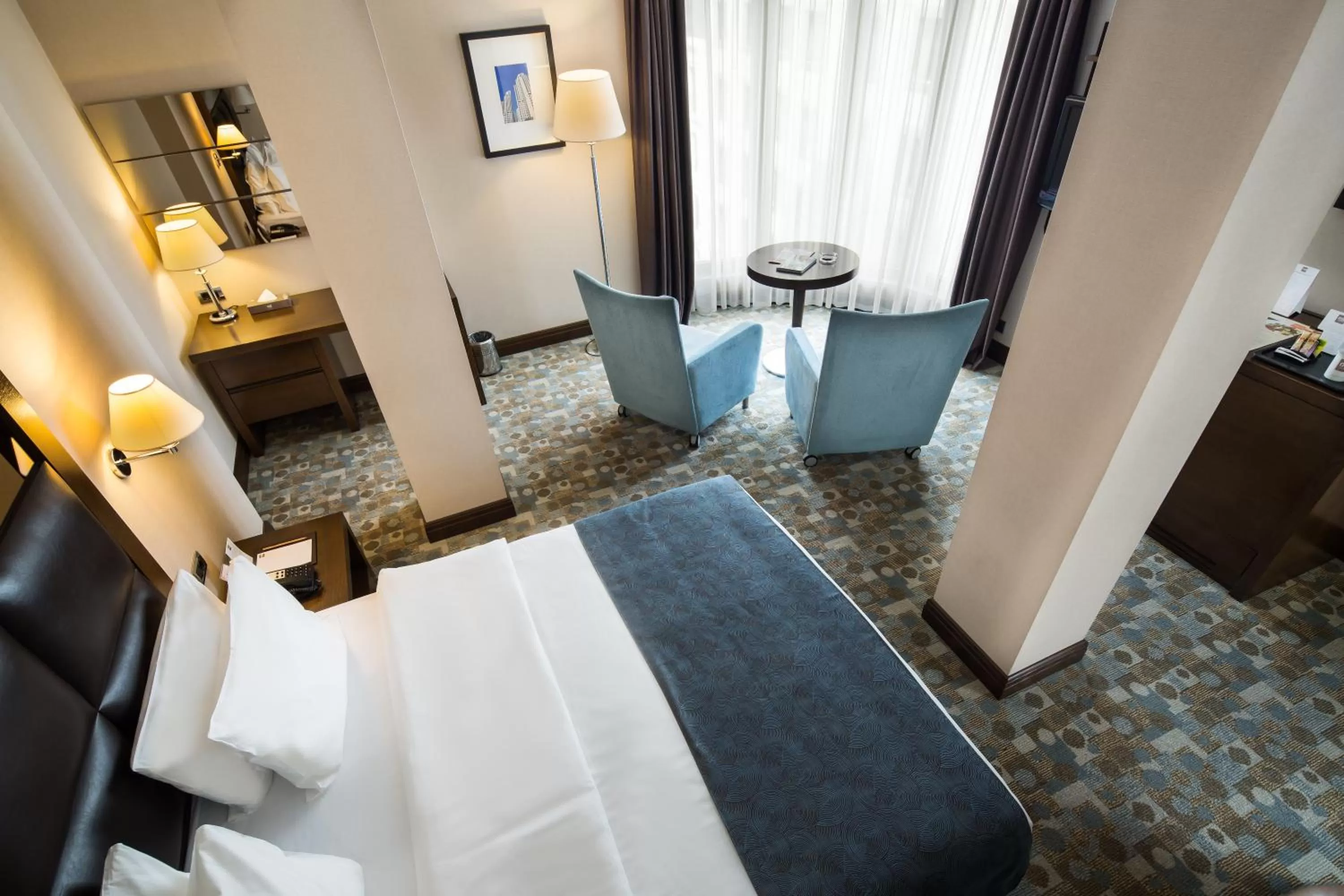 Corner Suite in Midtown Hotel