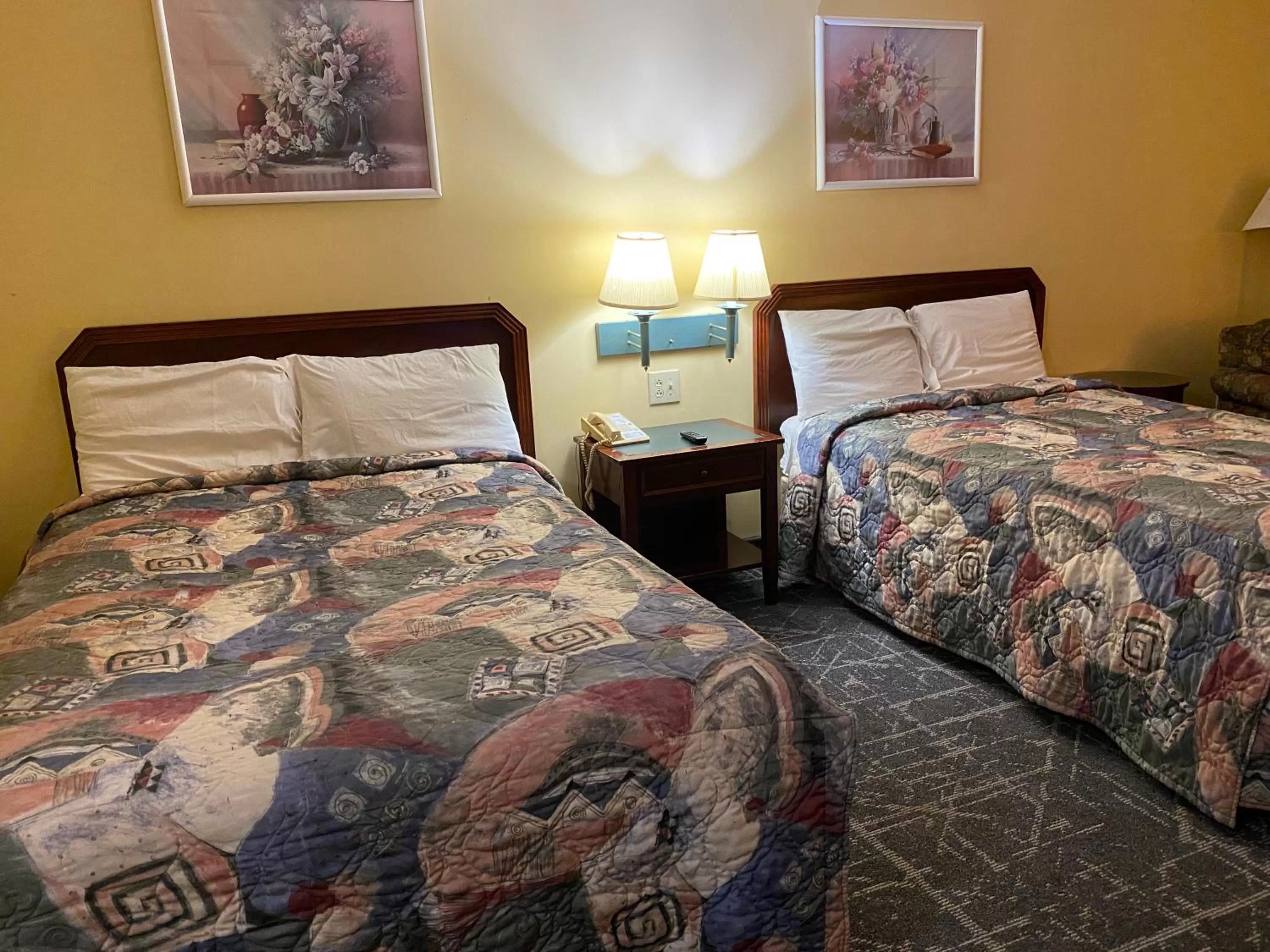 Double Room with Two Double Beds - single occupancy - Non-Smoking in Knights Inn & Suites Dublin
