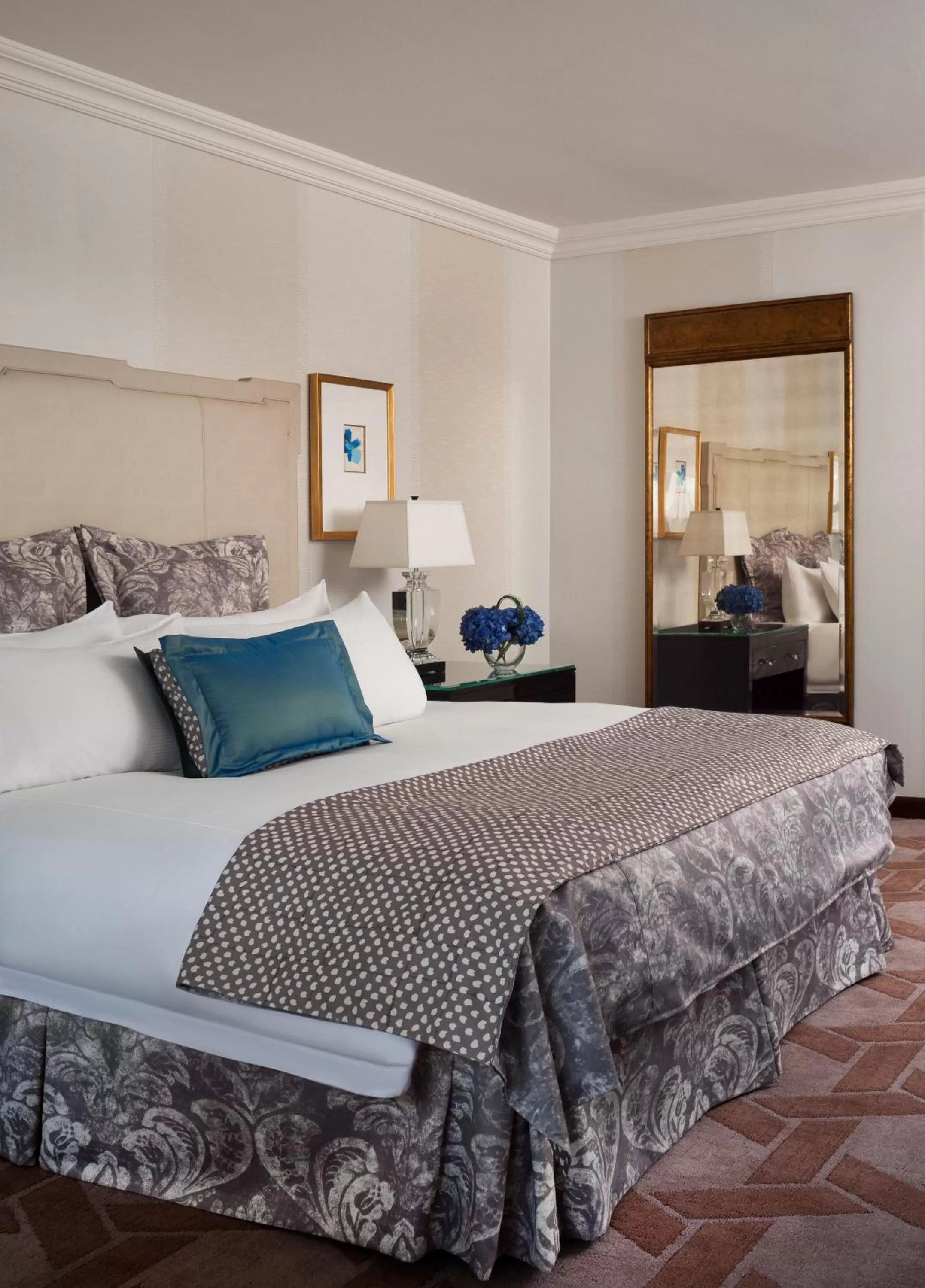 Superior Room with King Bed in Lotte New York Palace