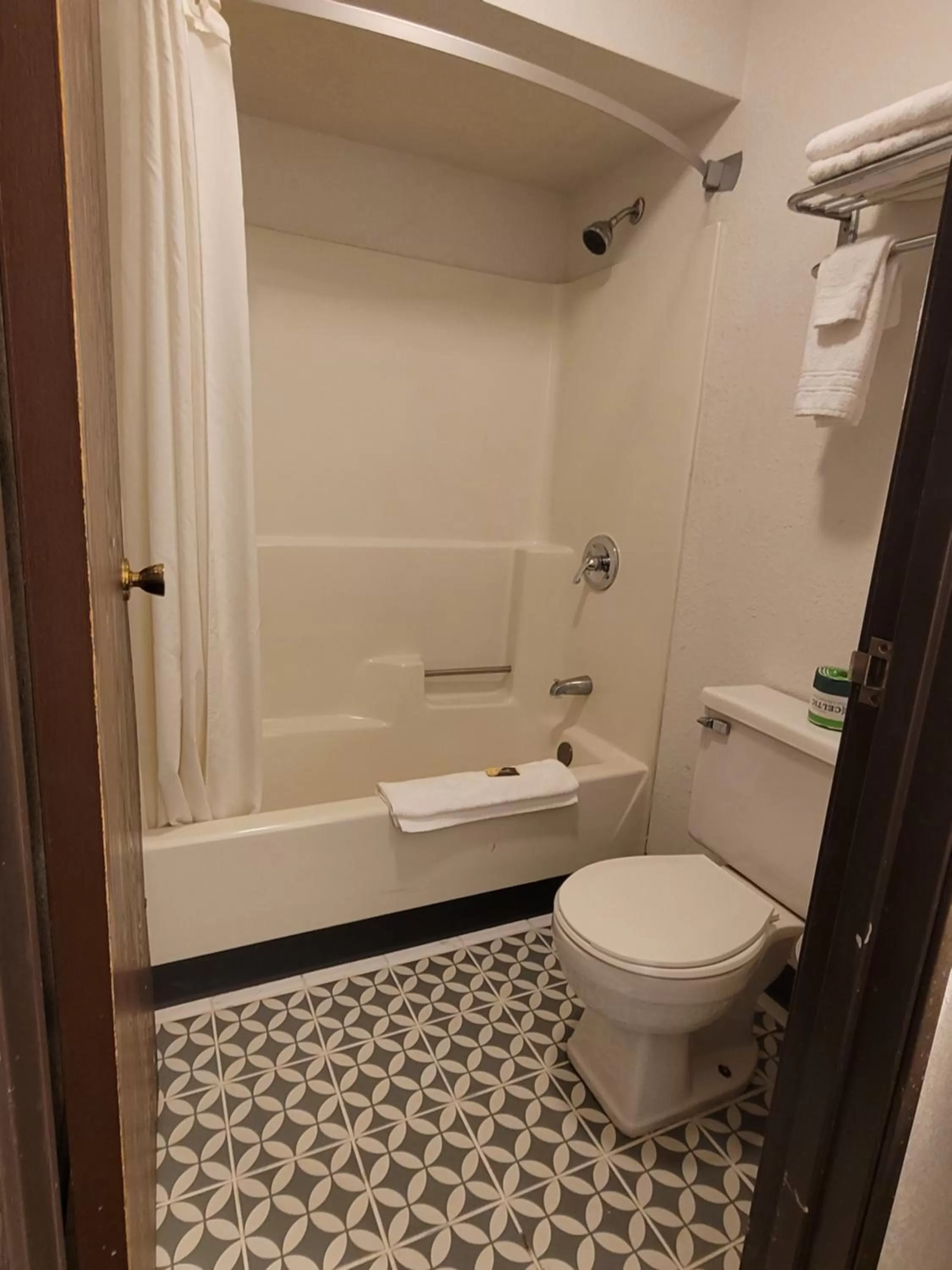 Double Room with Two Double Beds - Mobility Access/Non-Smoking in Super 8 by Wyndham Newcomerstown