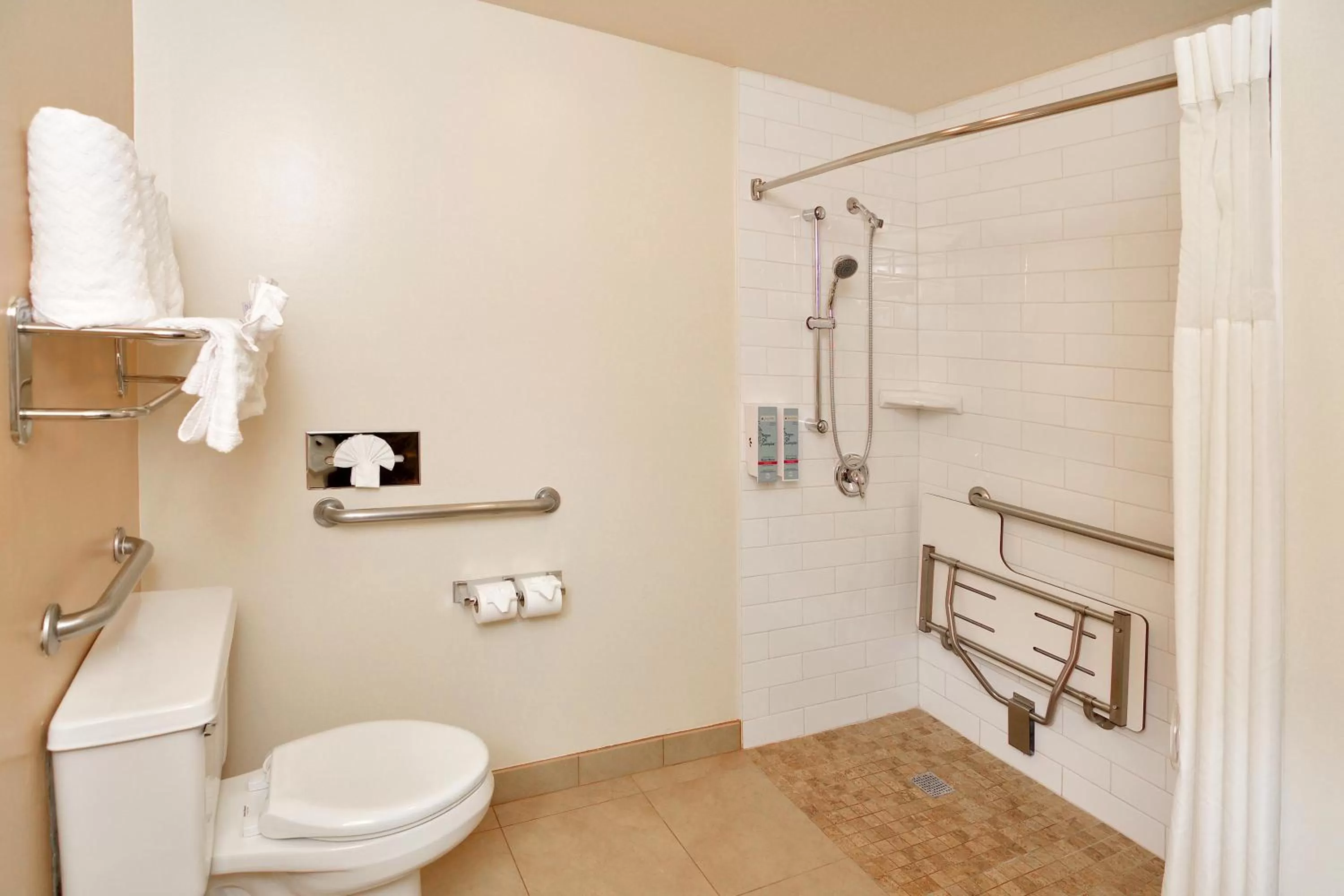 King Room with Roll-In Shower - Disability Access in Lamplighter Inn & Suites at SDSU
