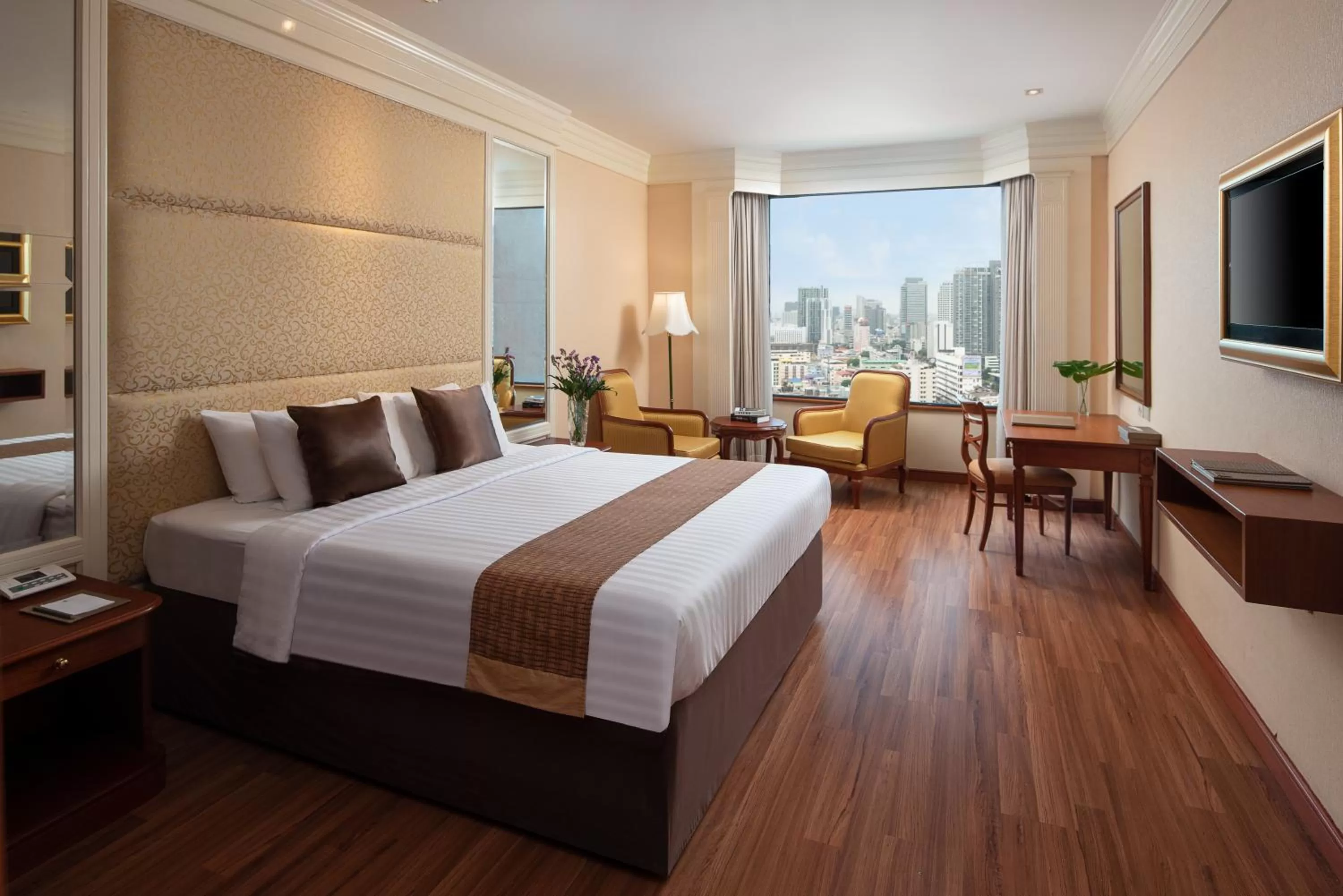 Deluxe Double or Twin Room in The Emerald Hotel - SHA Extra Plus