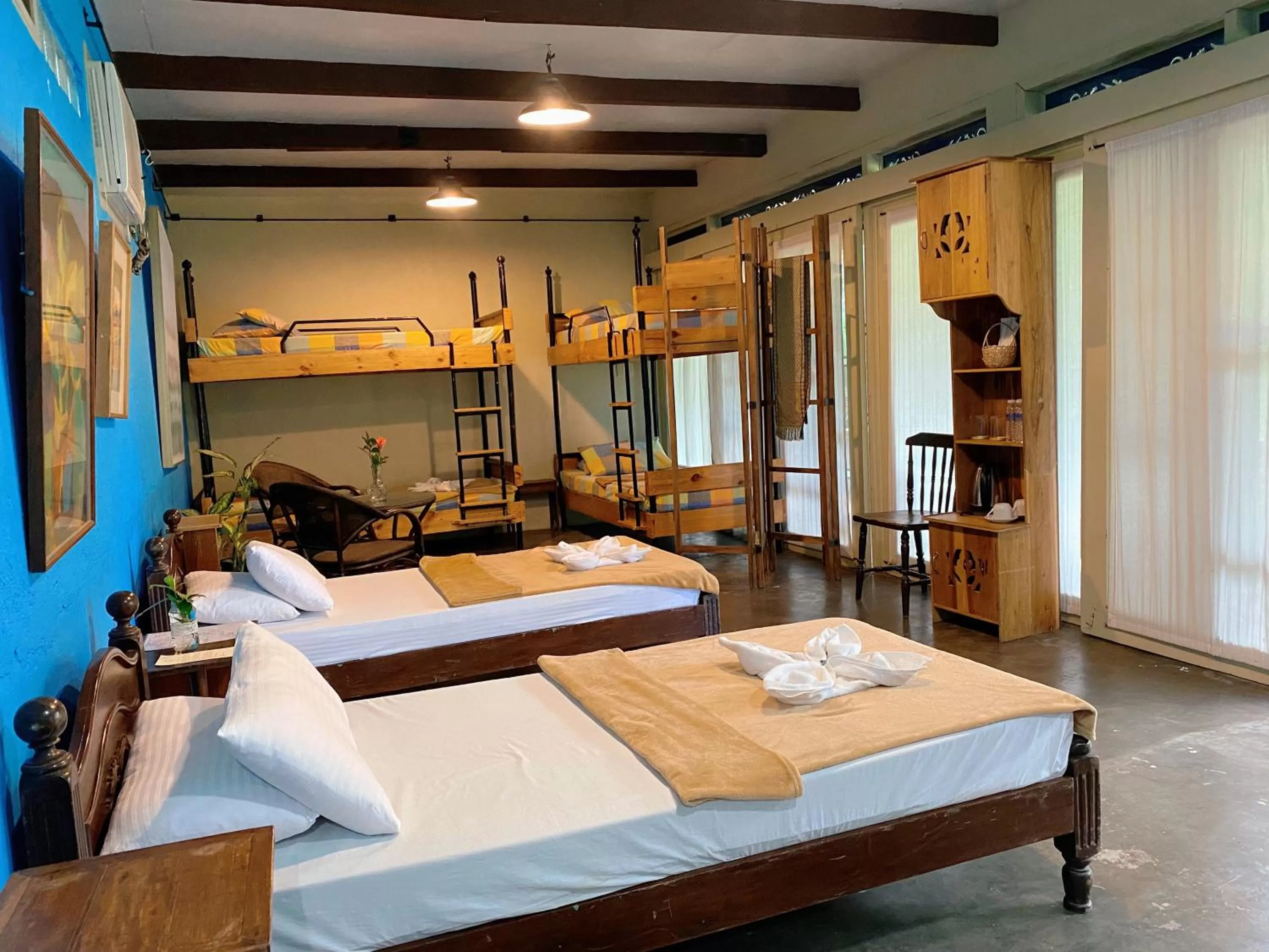 Premium Quadruple Room in Casa San Pablo B & B