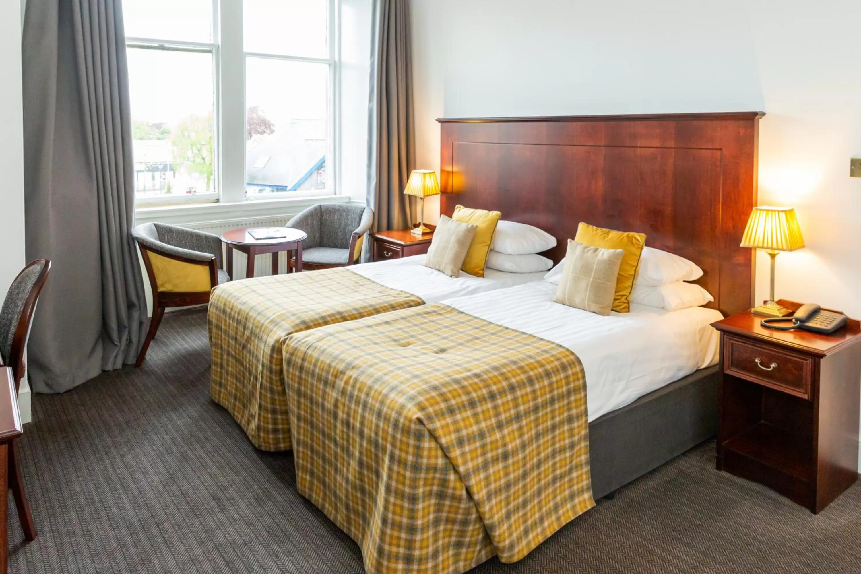 Superior Twin Room in Alexandra Hotel