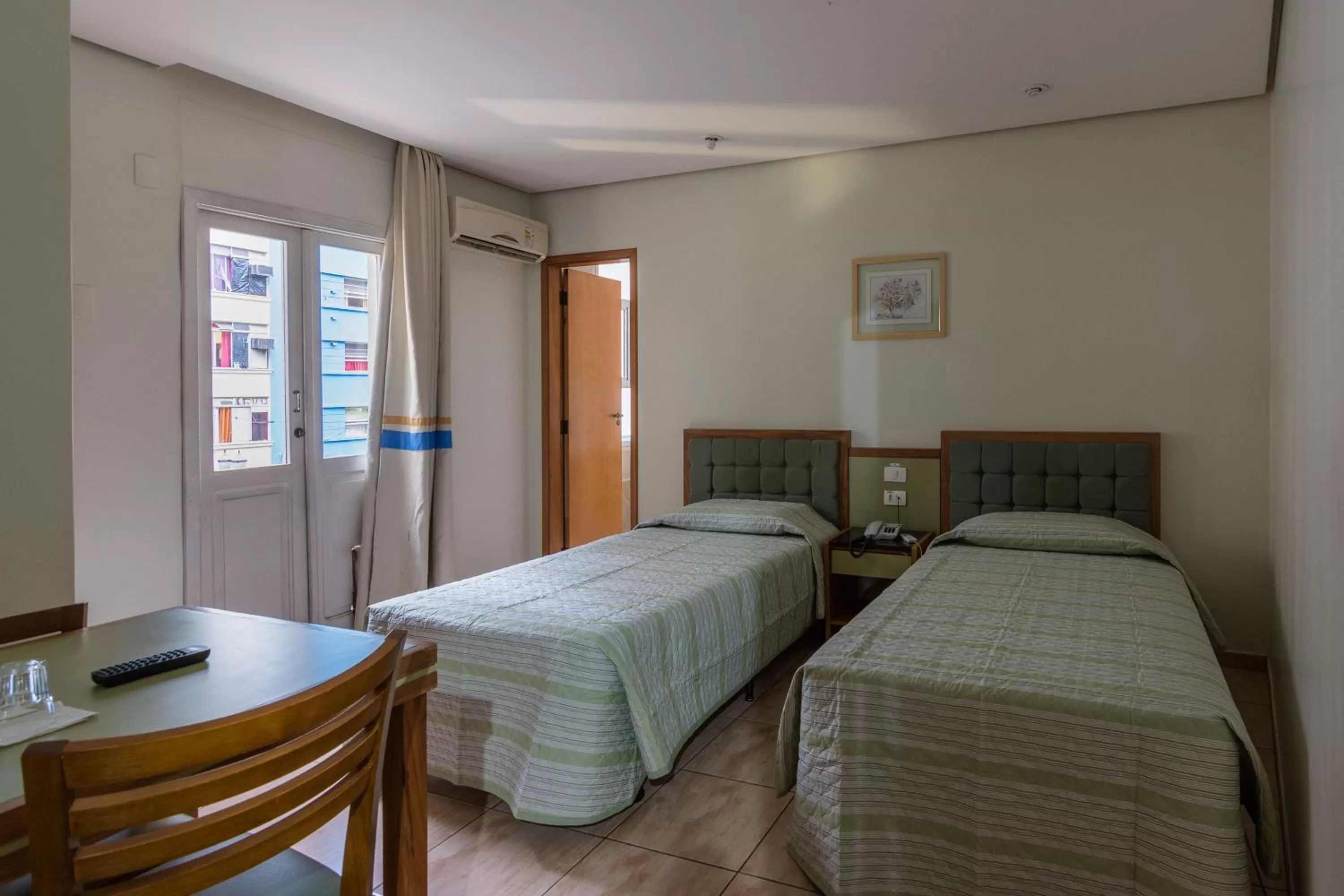 Standard Twin Room in Cinelandia Hotel