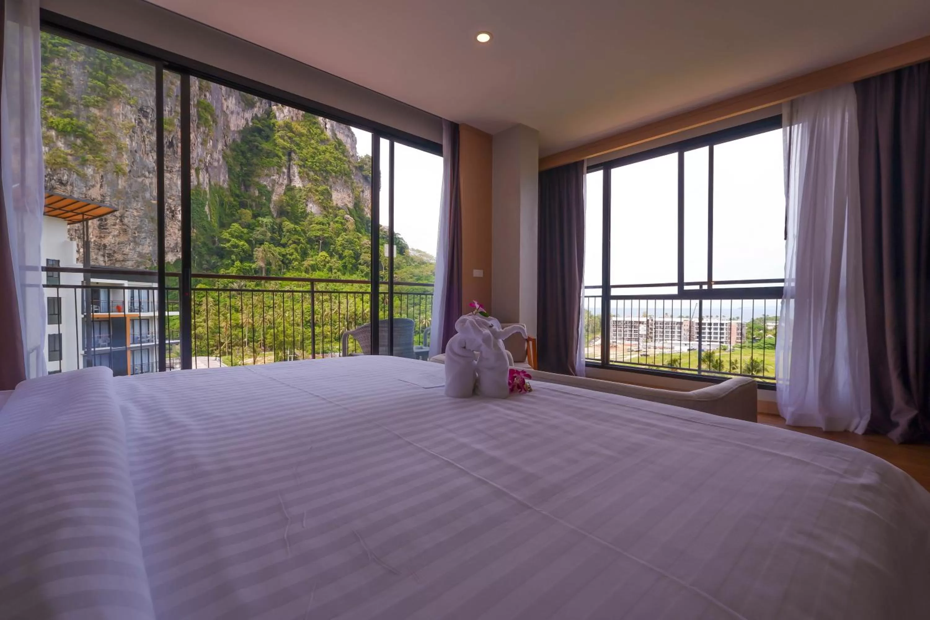 Deluxe Corner Sea View in Sea Seeker Krabi Resort