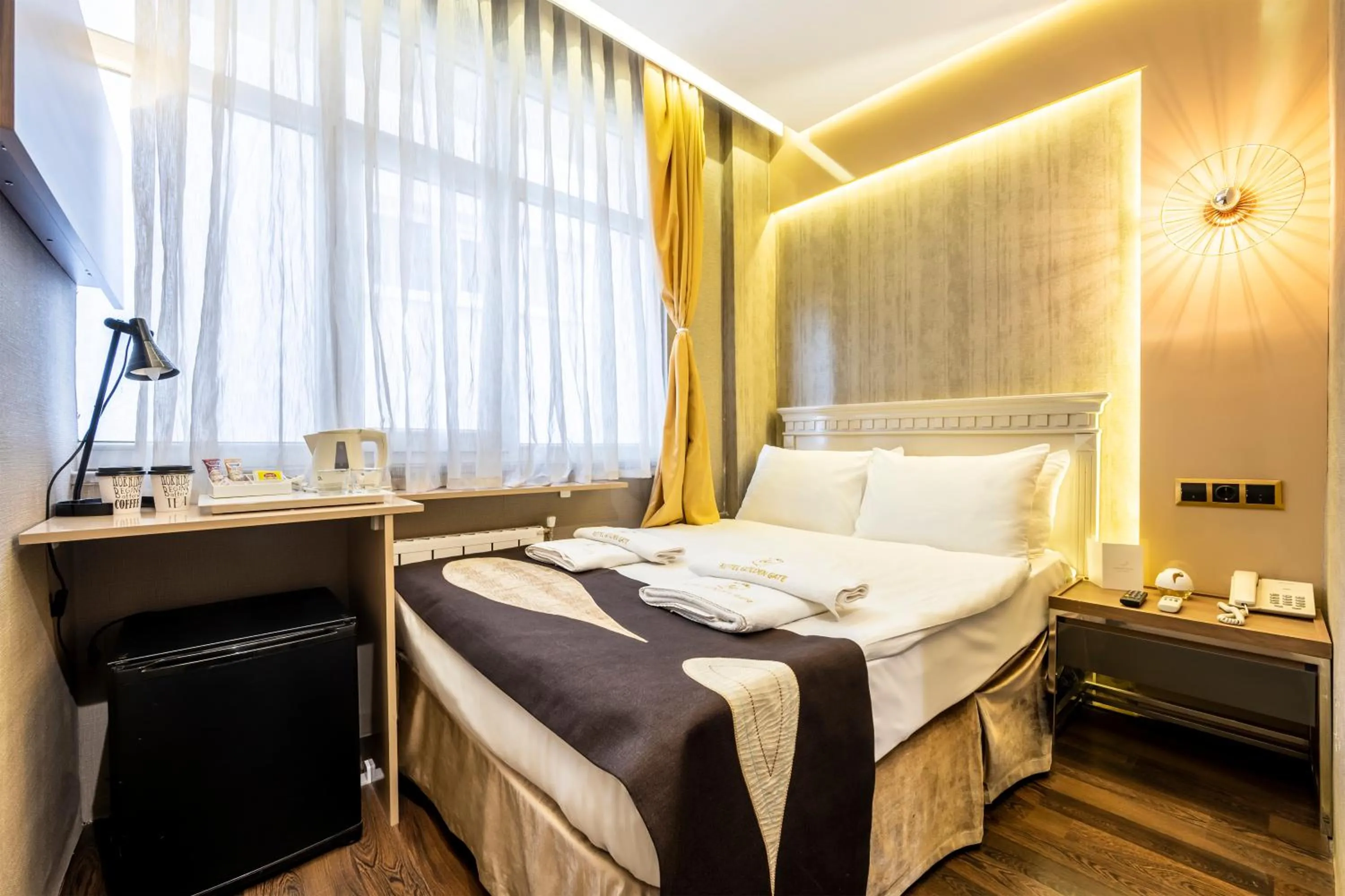 Single Room in Golden Gate Hotel Topkapı