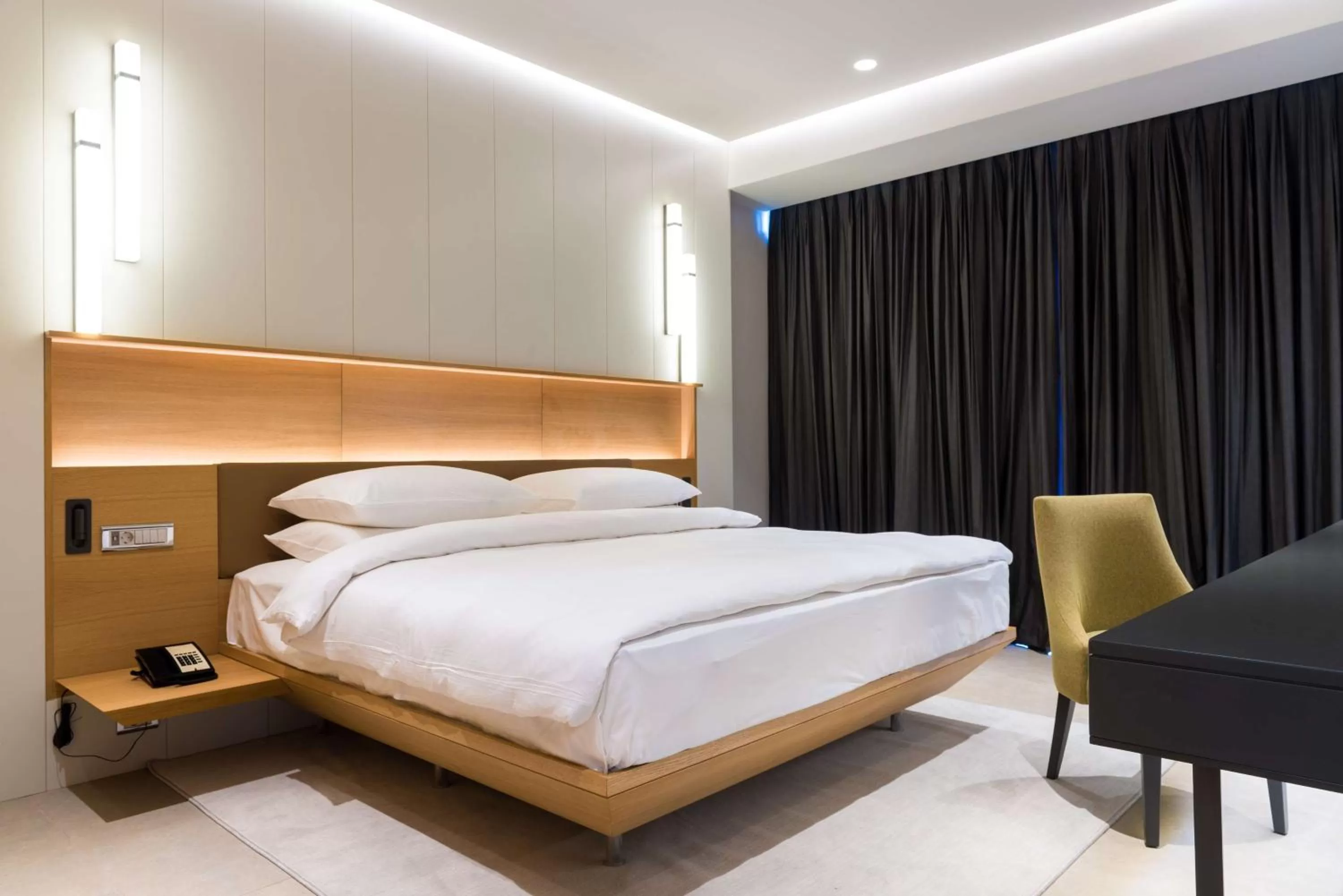 Suite with Balcony and Whirlpool in Radisson Hotel Dakar Diamniadio