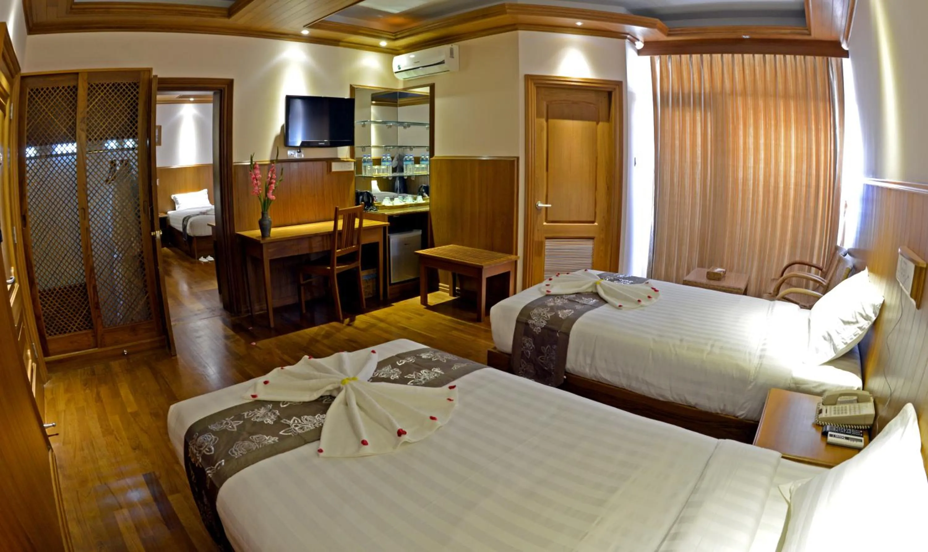 Deluxe Quadruple Room in Hotel Sidney