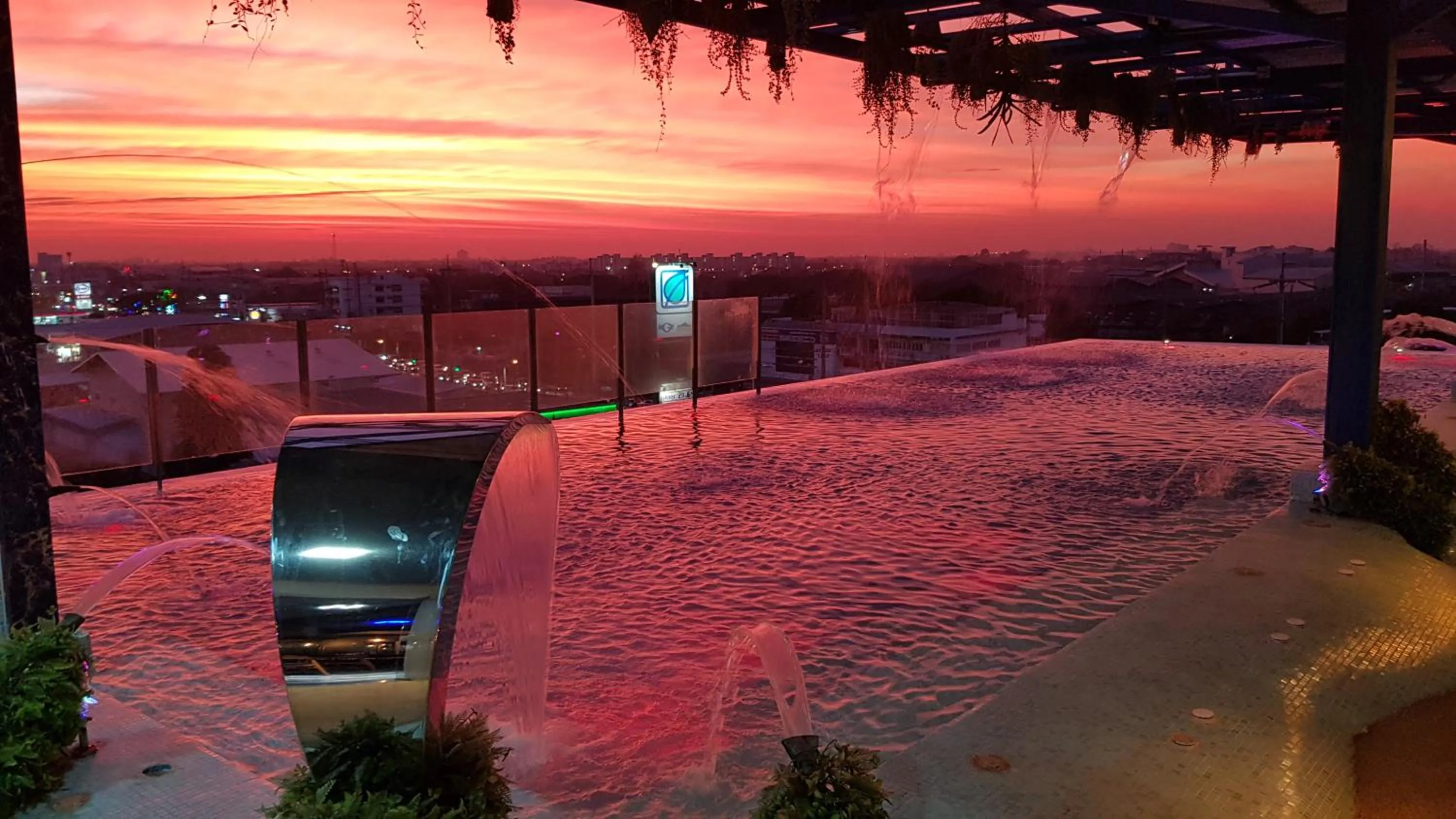 BlueTel Re'sidencE Bangkok IMPACT บลูเทล เรซิดองส์ กรุงเทพ อิมแพค