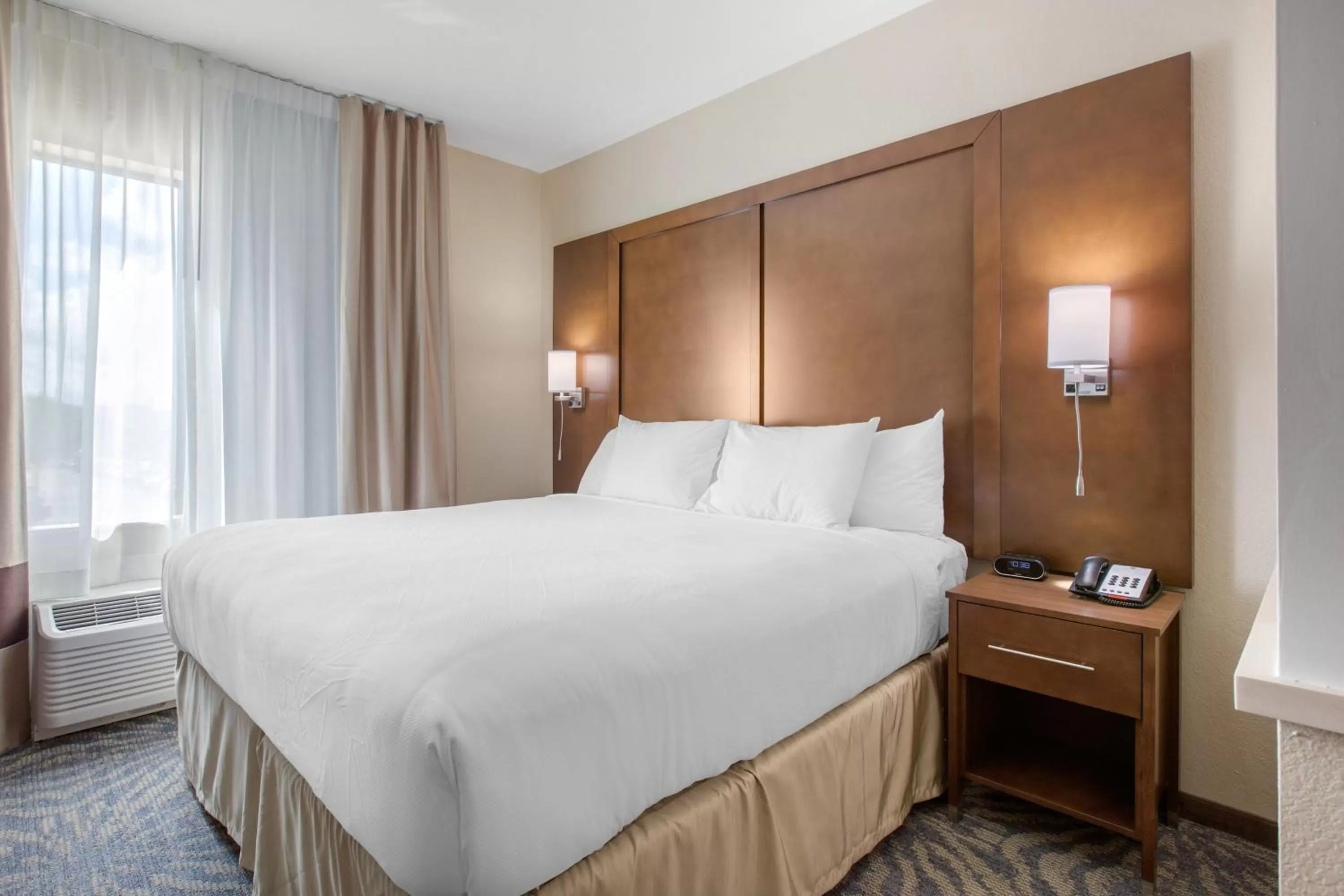 King Suite - Accessible/Non-Smoking in Comfort Suites - South Austin