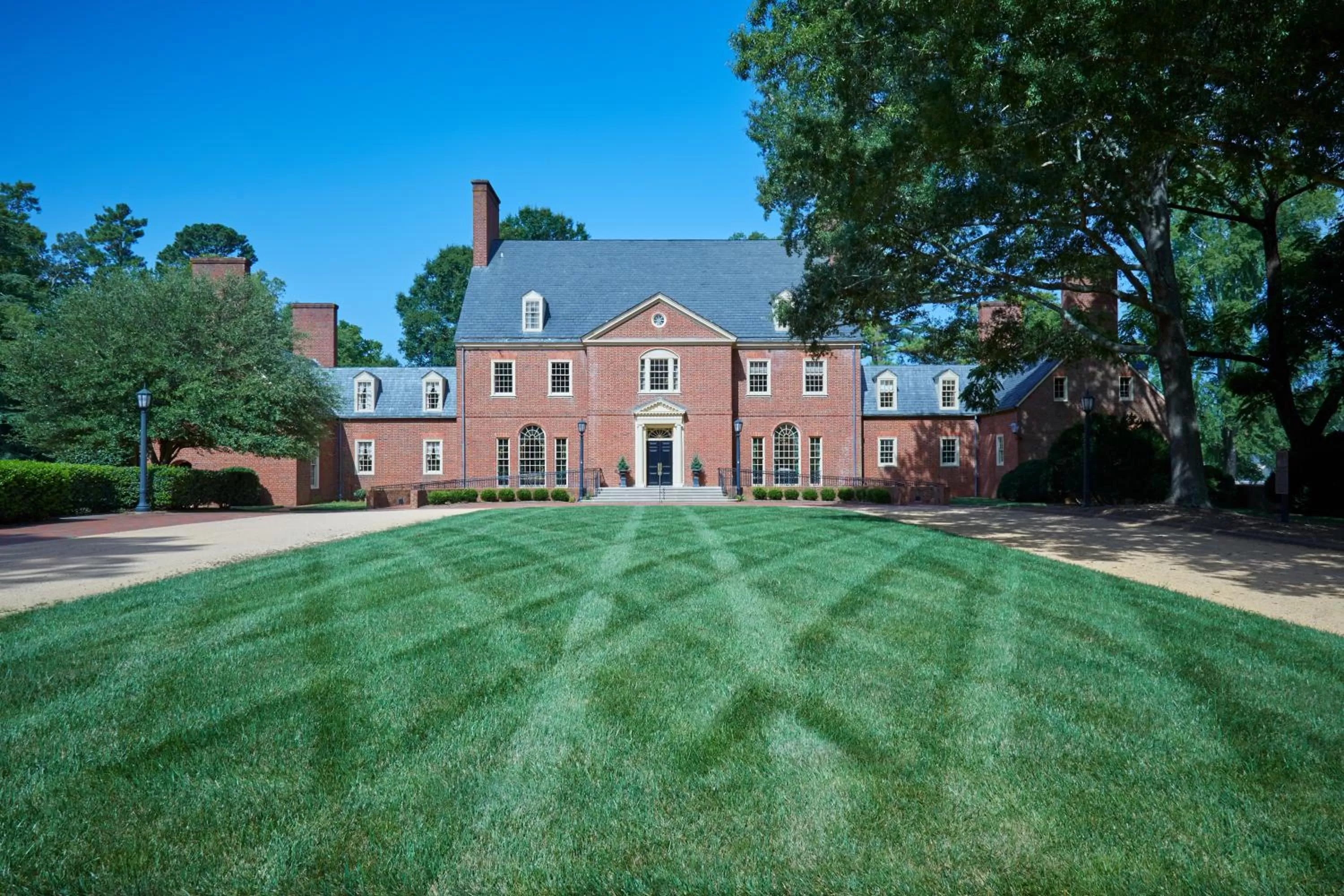 Queen Room with Accessible Shower - Disability Access in Rizzo Center, a Destination by Hyatt Hotel