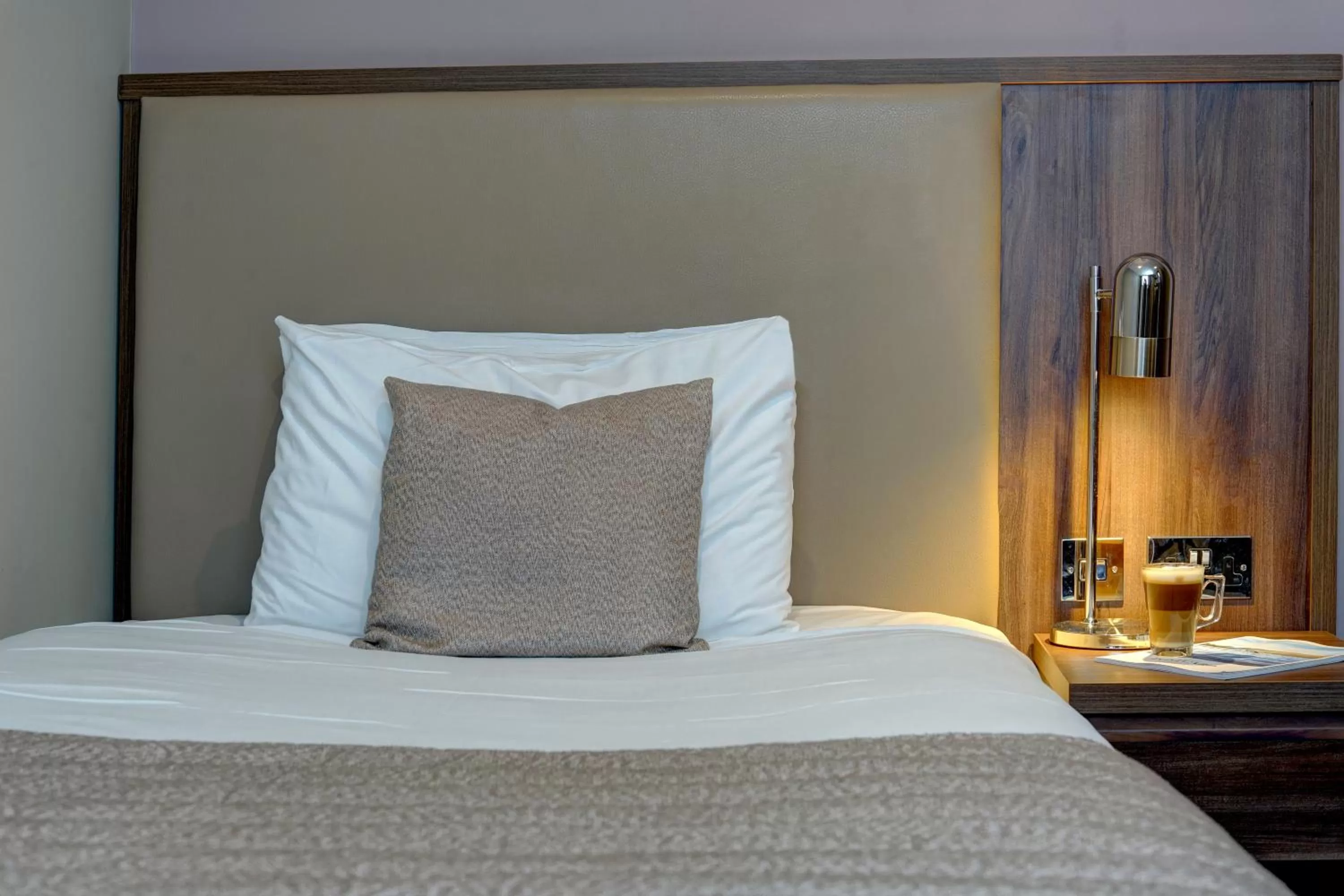 Standard Single Room in Best Western Ship Hotel