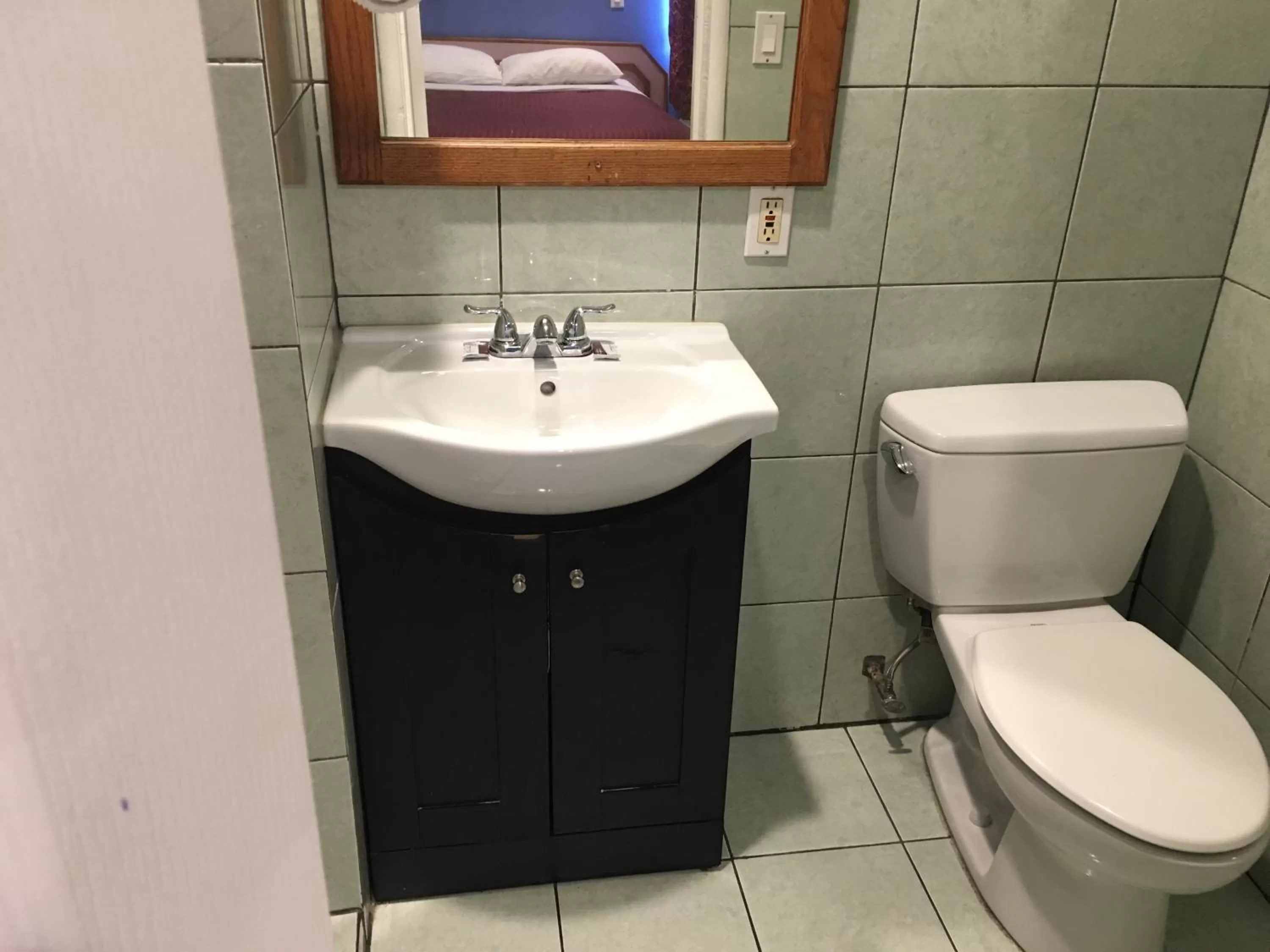 Double Room with Two Double Beds - Smoking in Harris Motel