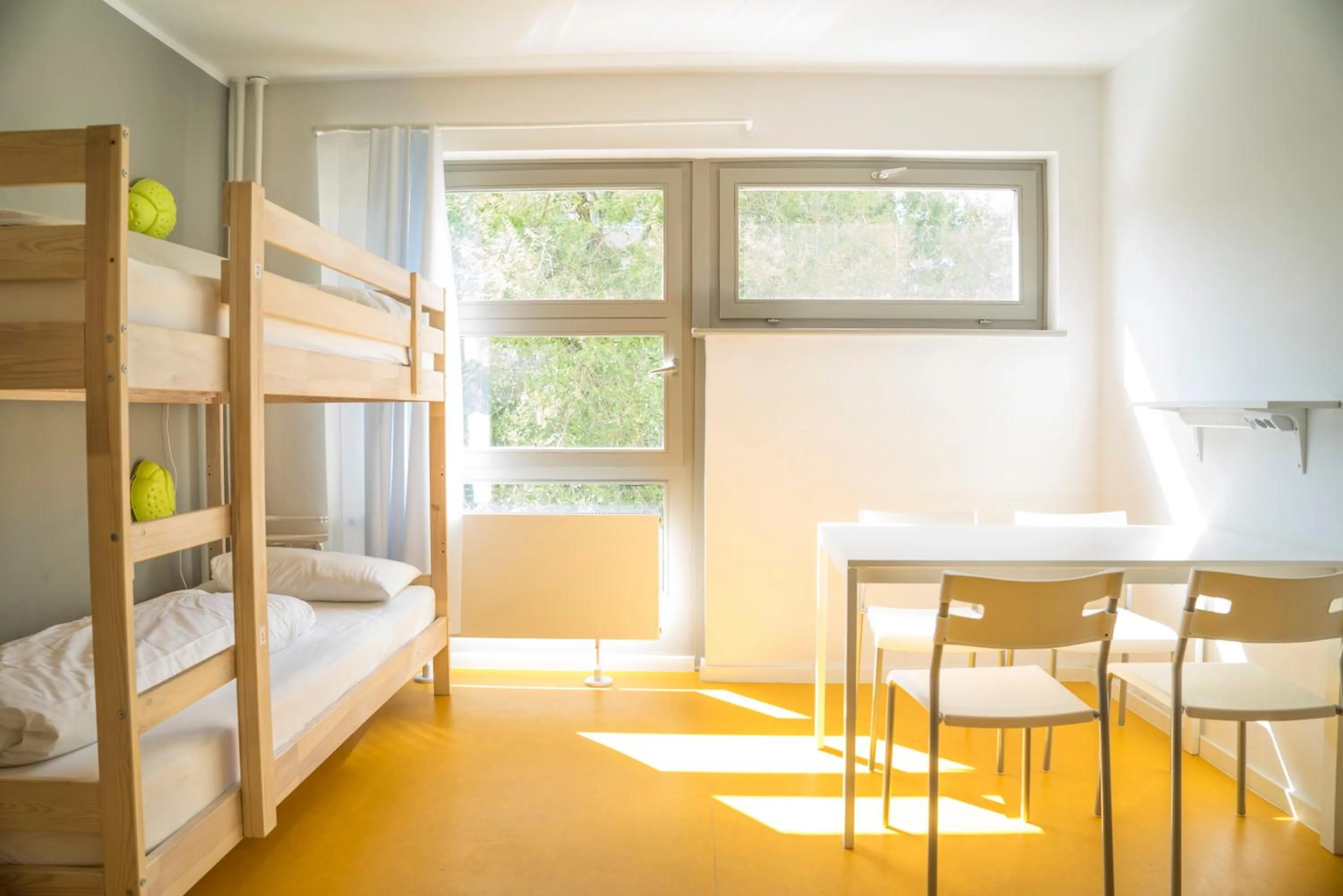 Bed in 4-Bed Dormitory Room with Shared Bathroom in BIG MAMA Berlin