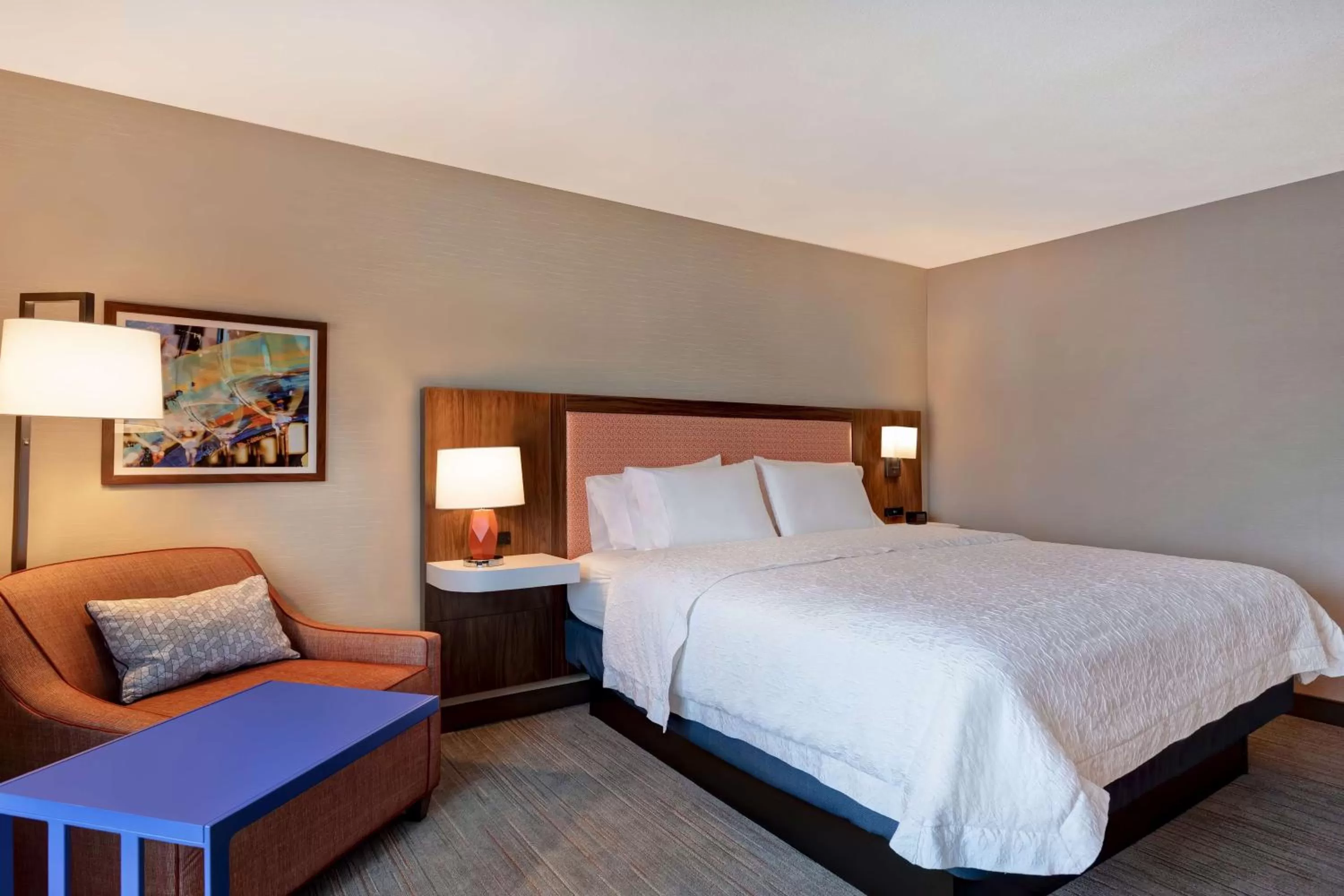 King Room with King Bed - Non-Smoking in Hampton Inn & Suites Rohnert Park - Sonoma County