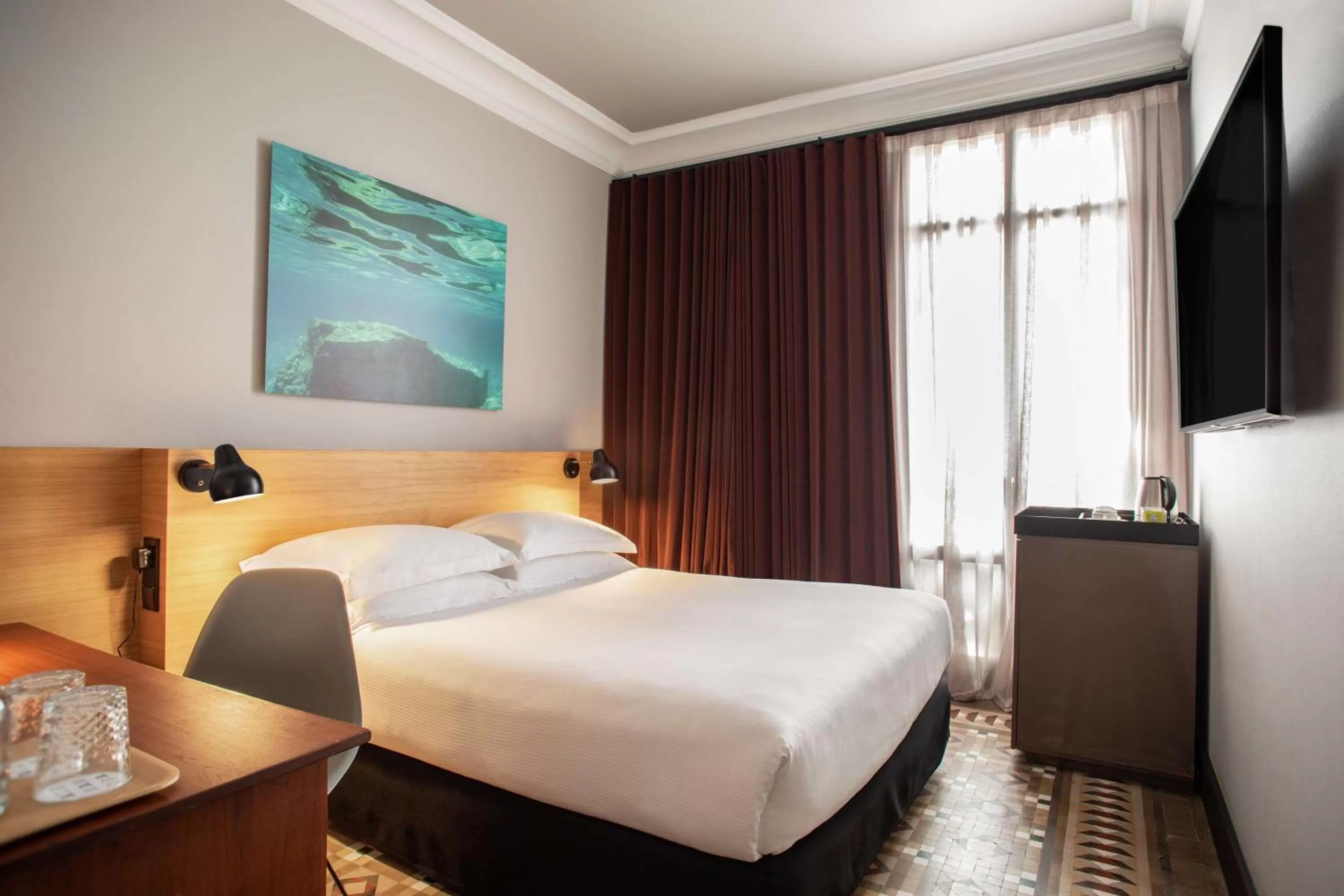 Superior Queen Room in Alexandra Barcelona Hotel, Curio Collection by Hilton