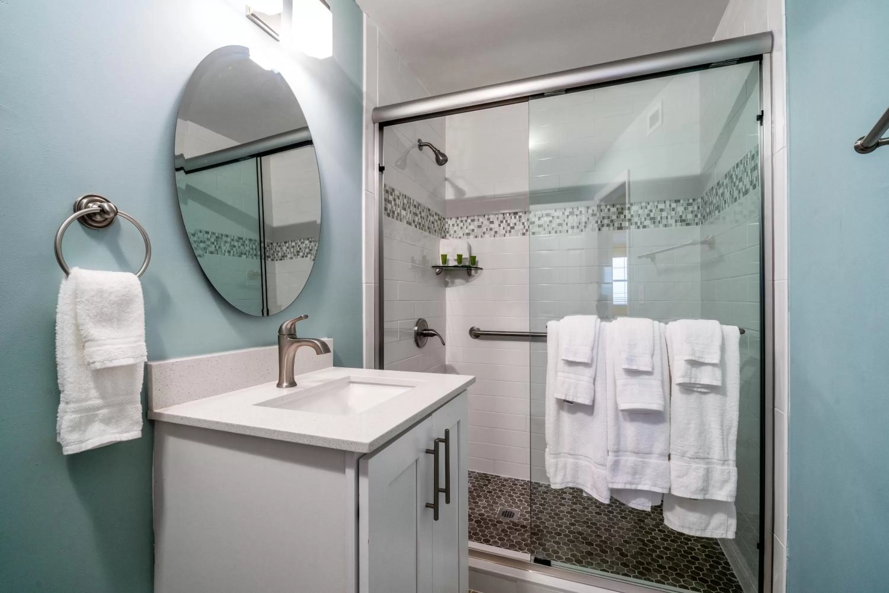 Standard Queen Room with Two Queen Beds in Rainbow Bend Resort