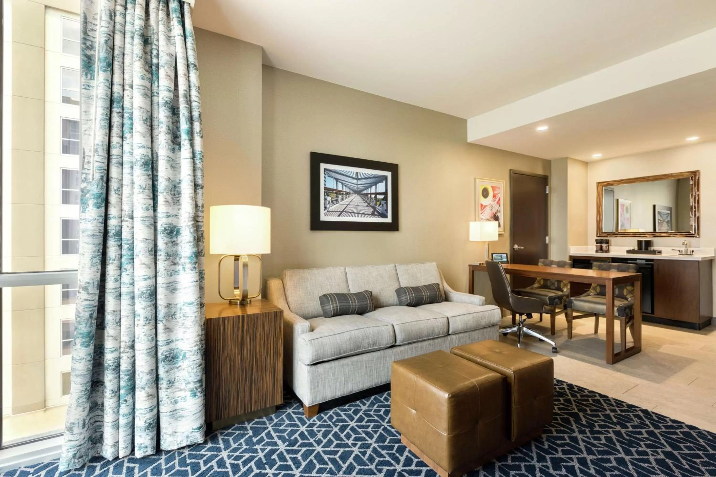 Corner King Studio Suite in Embassy Suites By Hilton Denton Convention Center