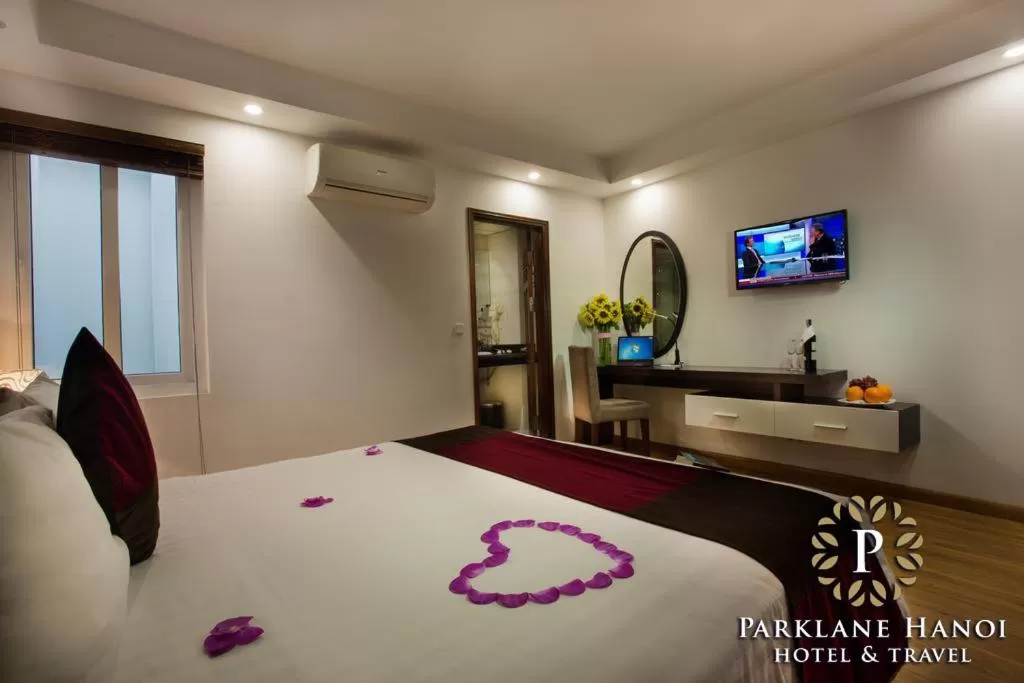 Deluxe Double Room in Parklane Central Hanoi Hotel