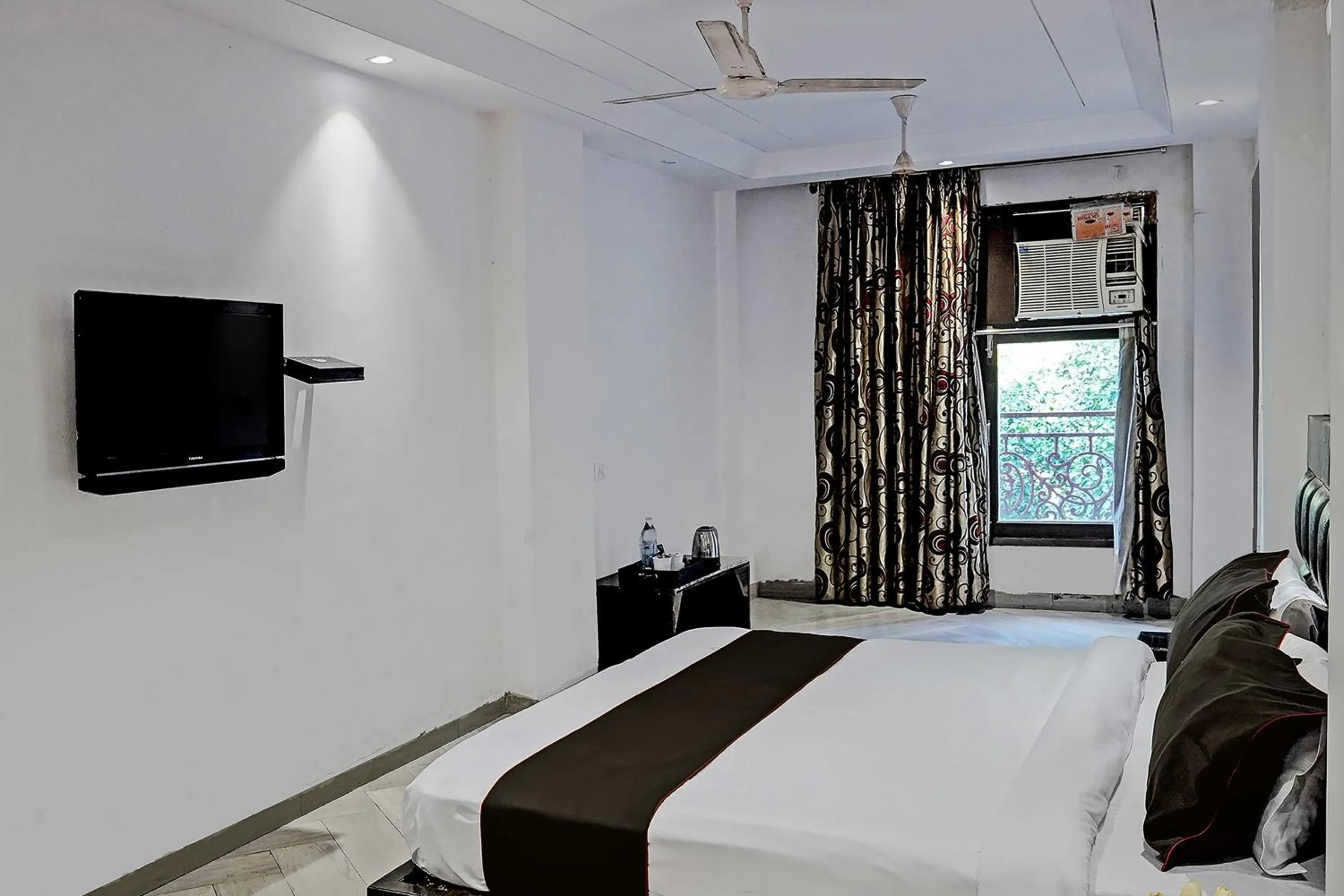 FabExpress Lotus Palace