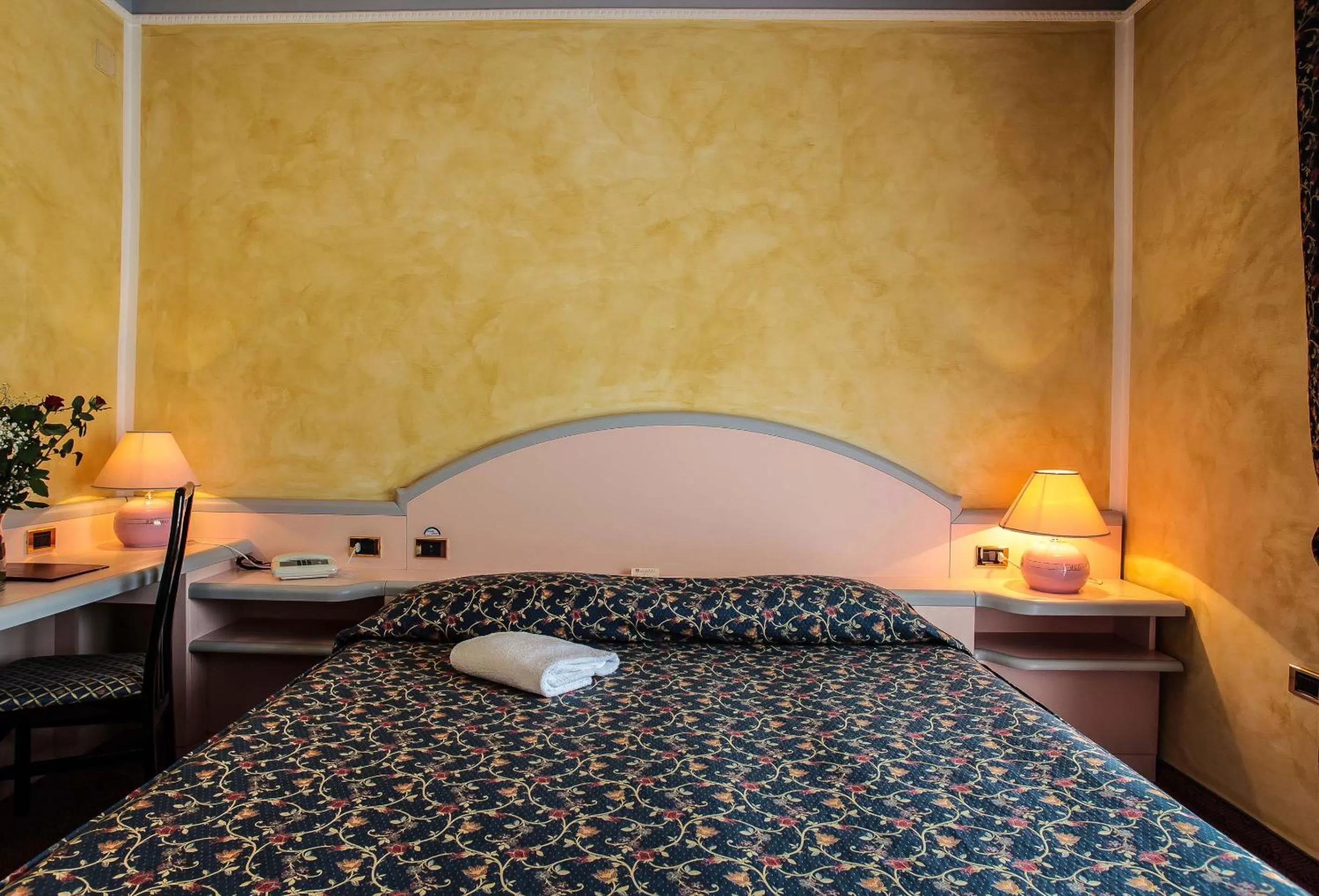 Standard Triple Room in Hotel Grazia Deledda