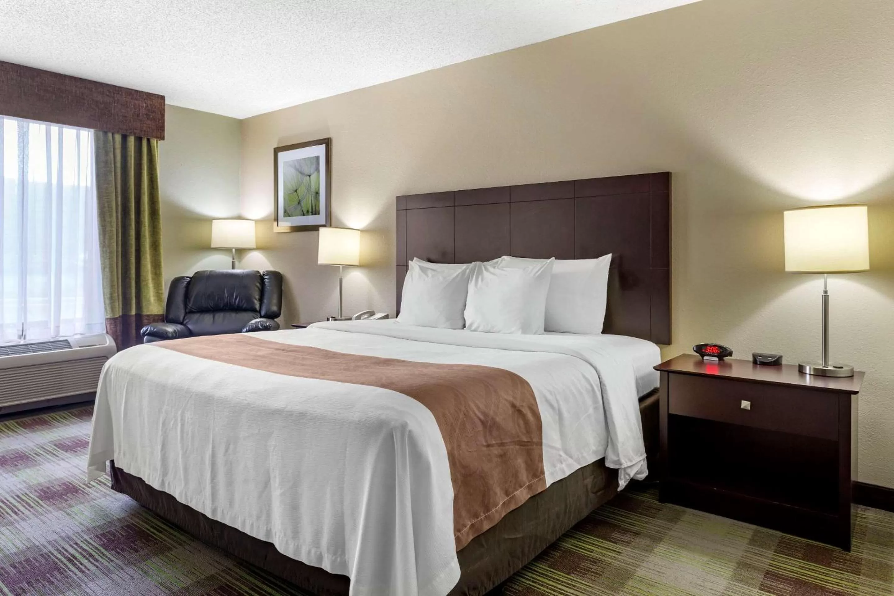 King Room - Accessible/Non-Smoking in Quality Inn St Robert - Ft Leonard Wood
