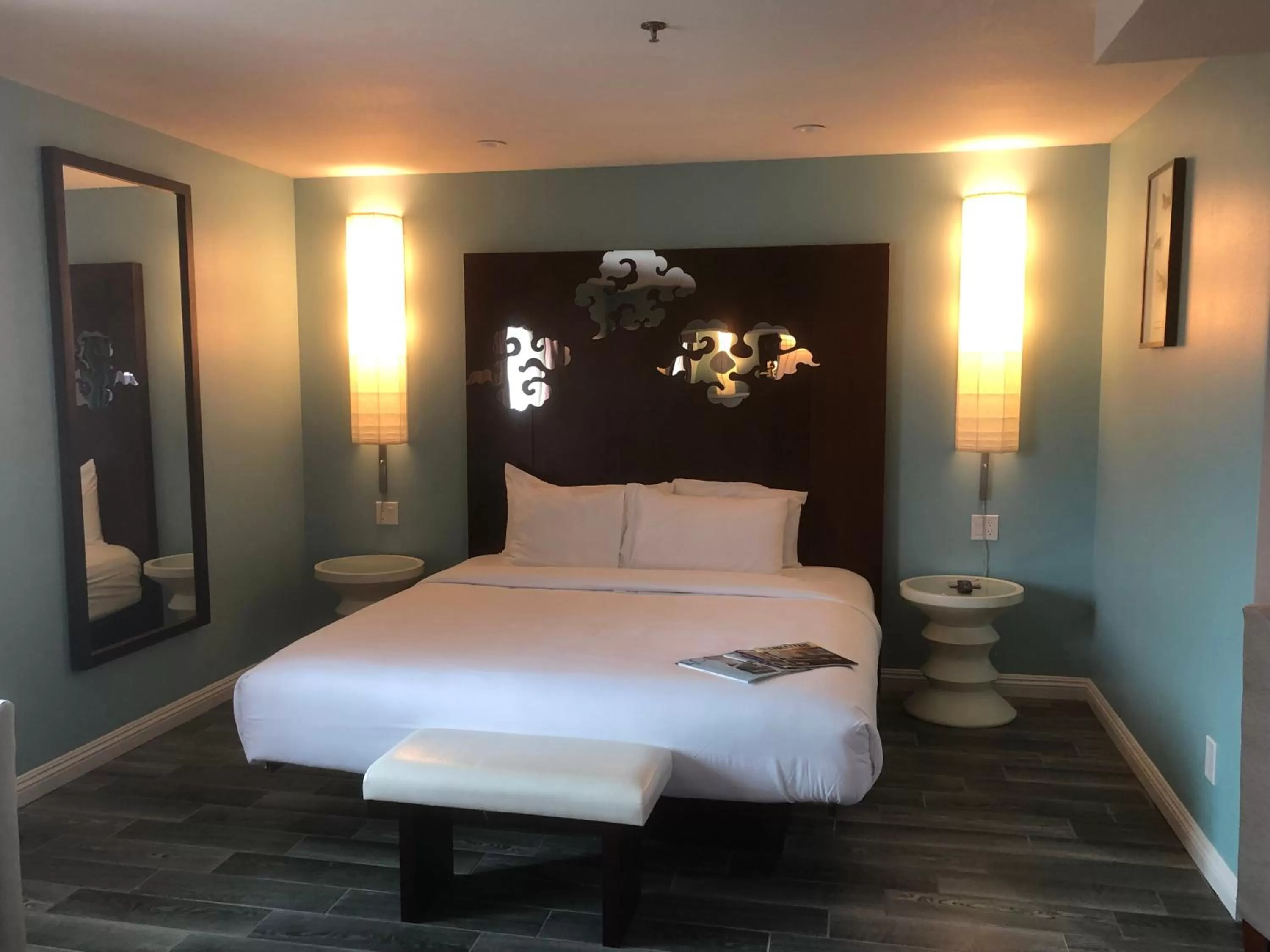 King Studio in Wave Hotel Manhattan Beach